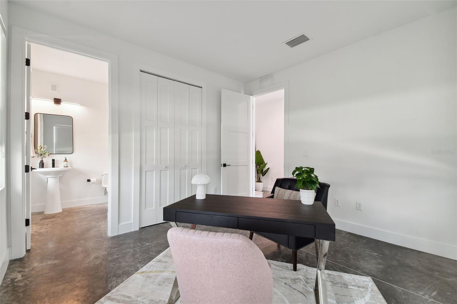 Image 6 of 41 For 2758 5th Avenue S