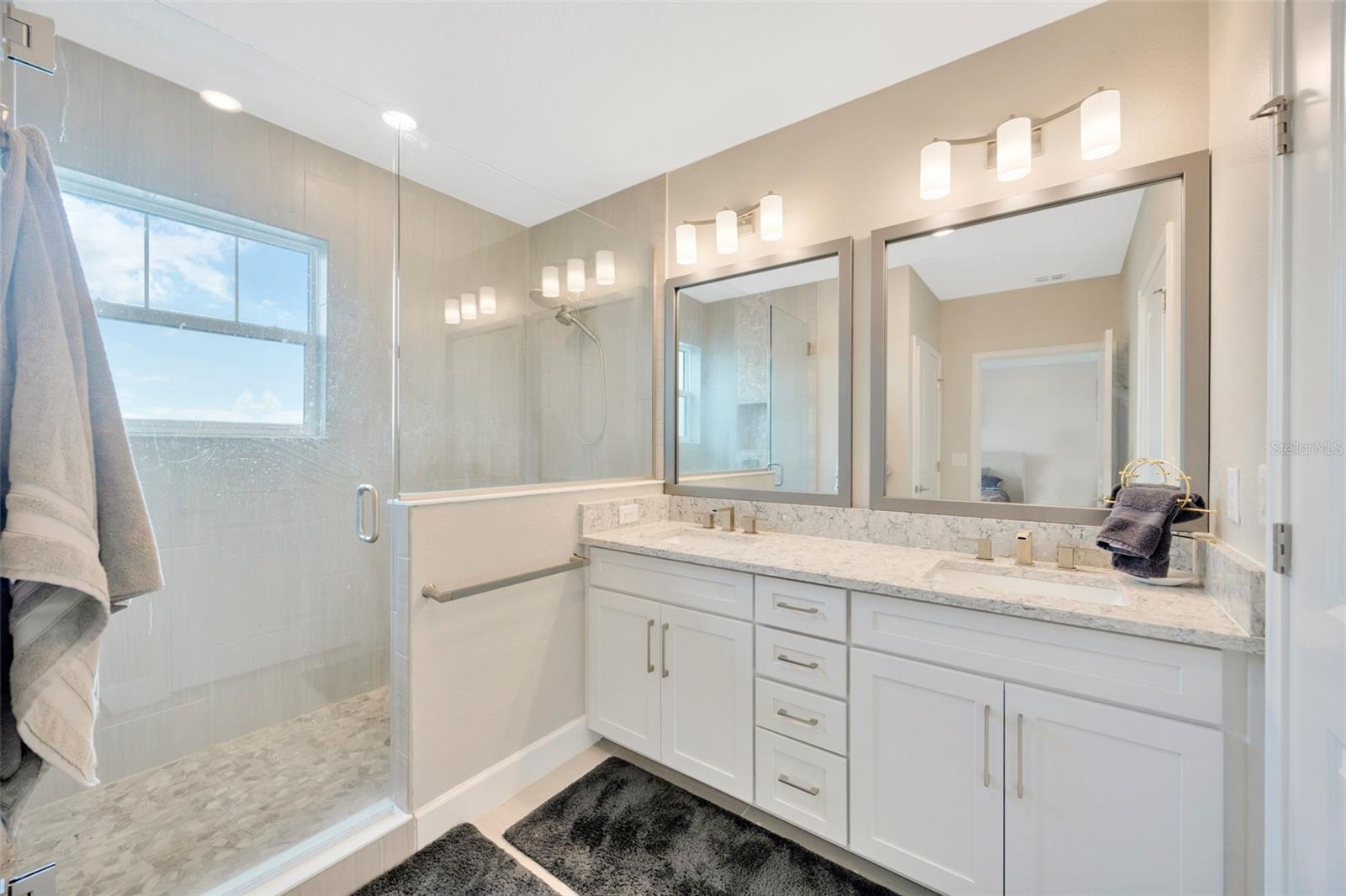 Image 11 of 51 For 5351 Bridge Street 32