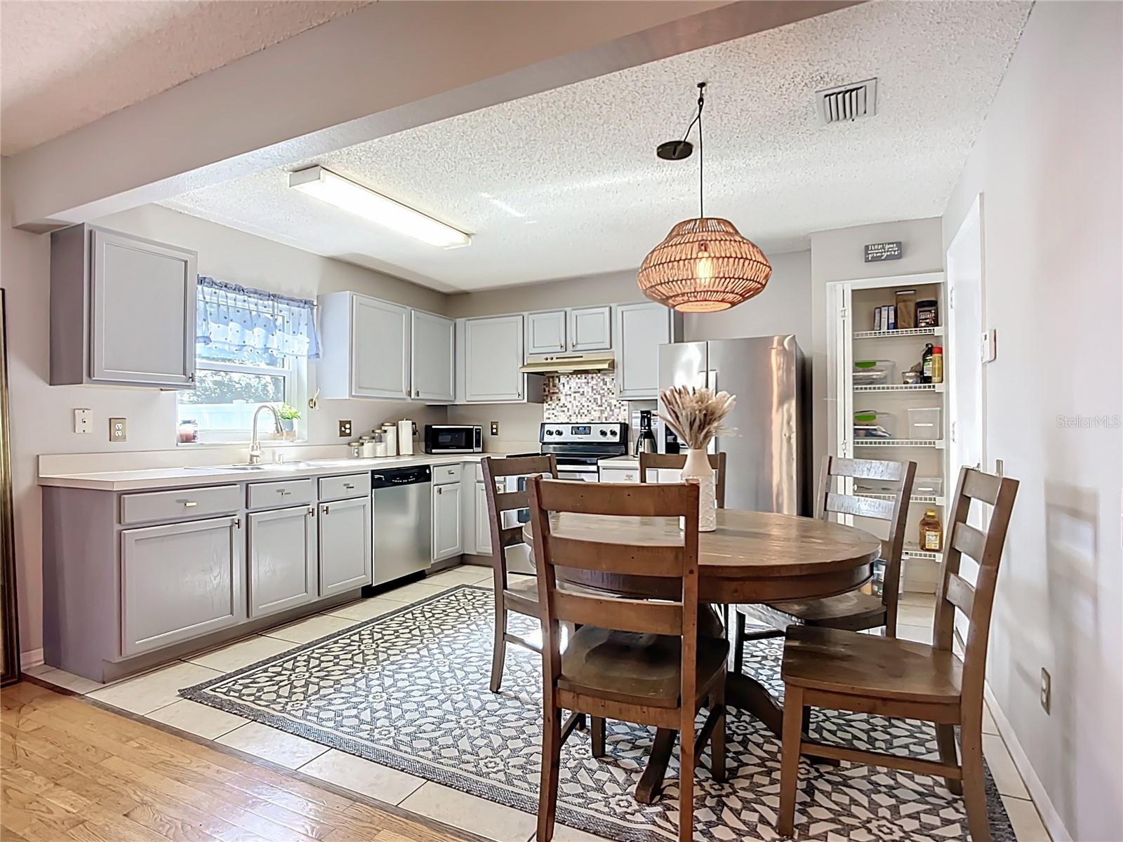 Image 14 of 46 For 12426 Dawn Vista Drive