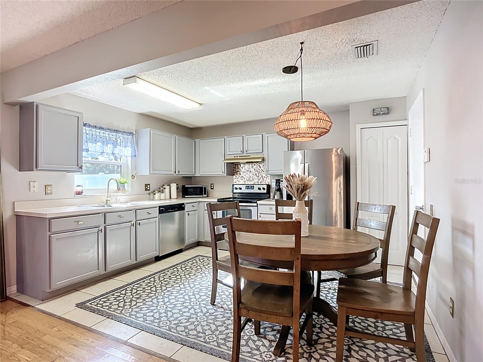 Image 15 of 46 For 12426 Dawn Vista Drive