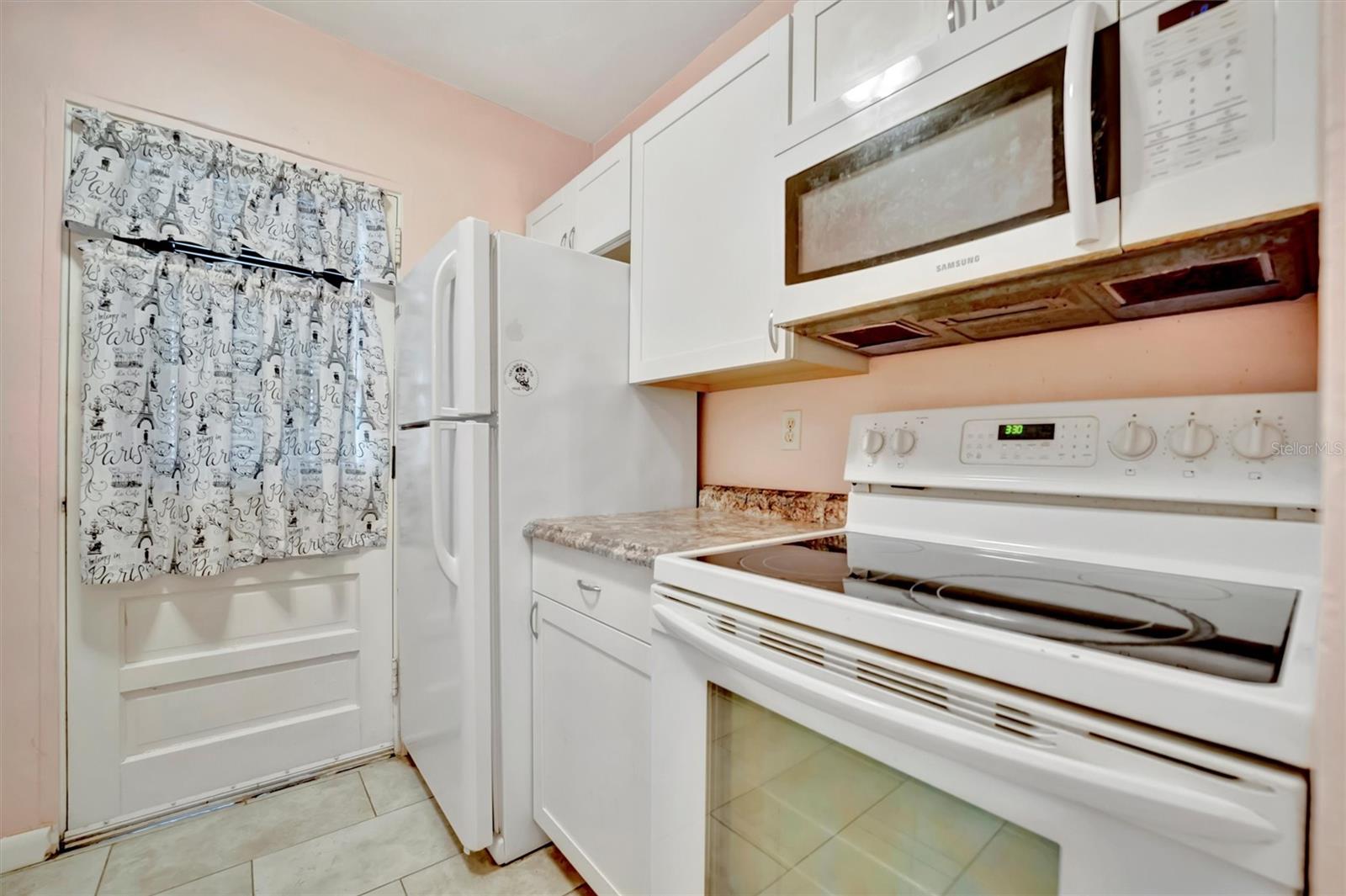 Image 10 of 21 For 2 Fernwood Avenue 16