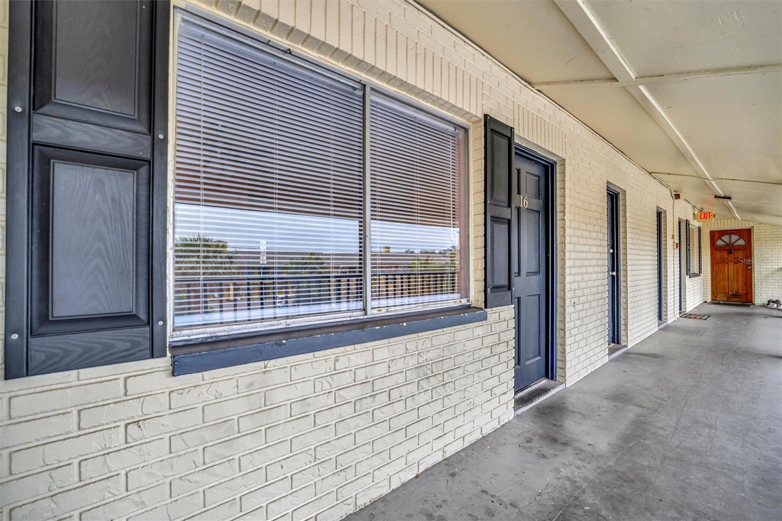 Image 20 of 21 For 2 Fernwood Avenue 16