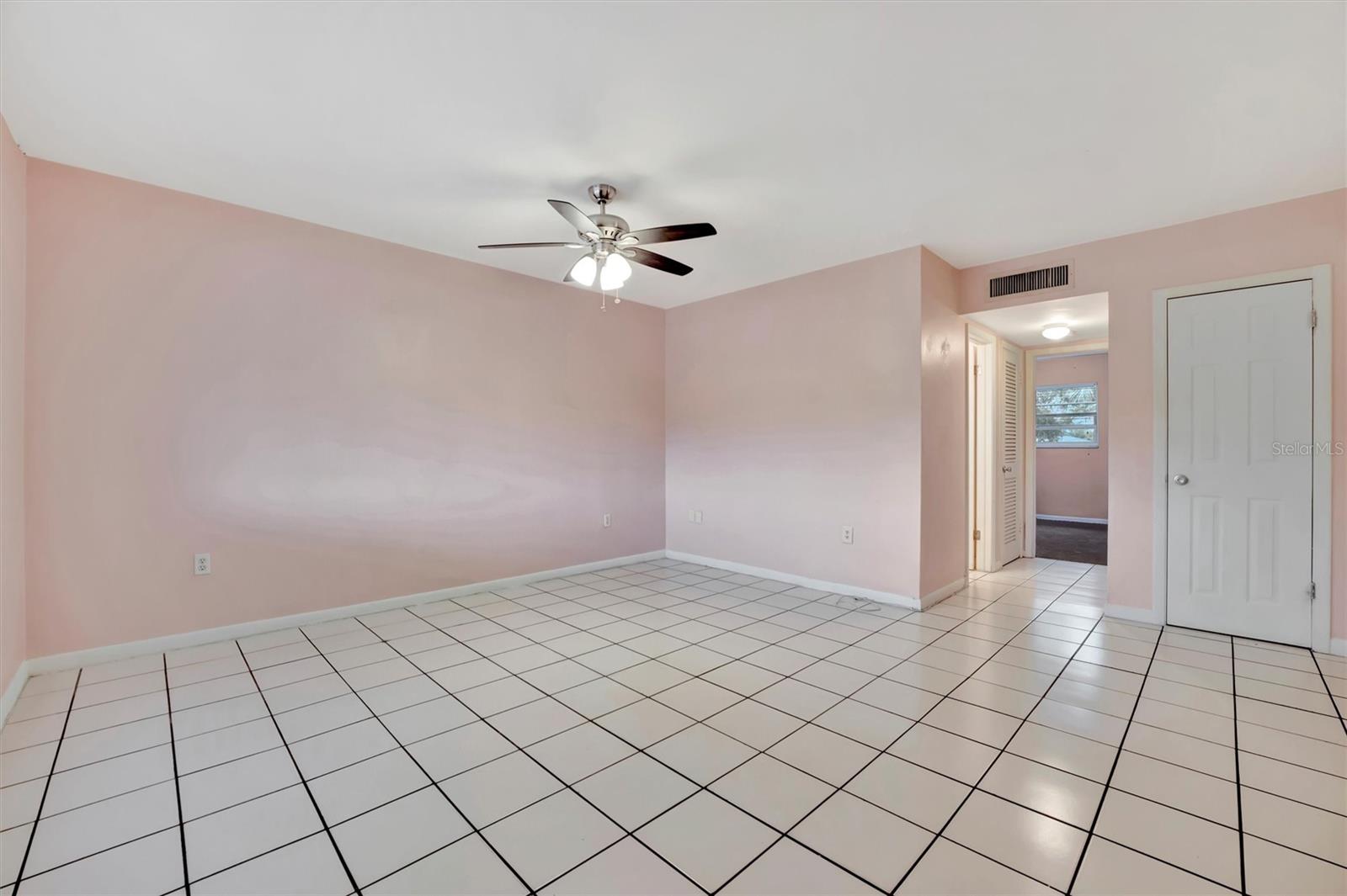 Image 3 of 21 For 2 Fernwood Avenue 16