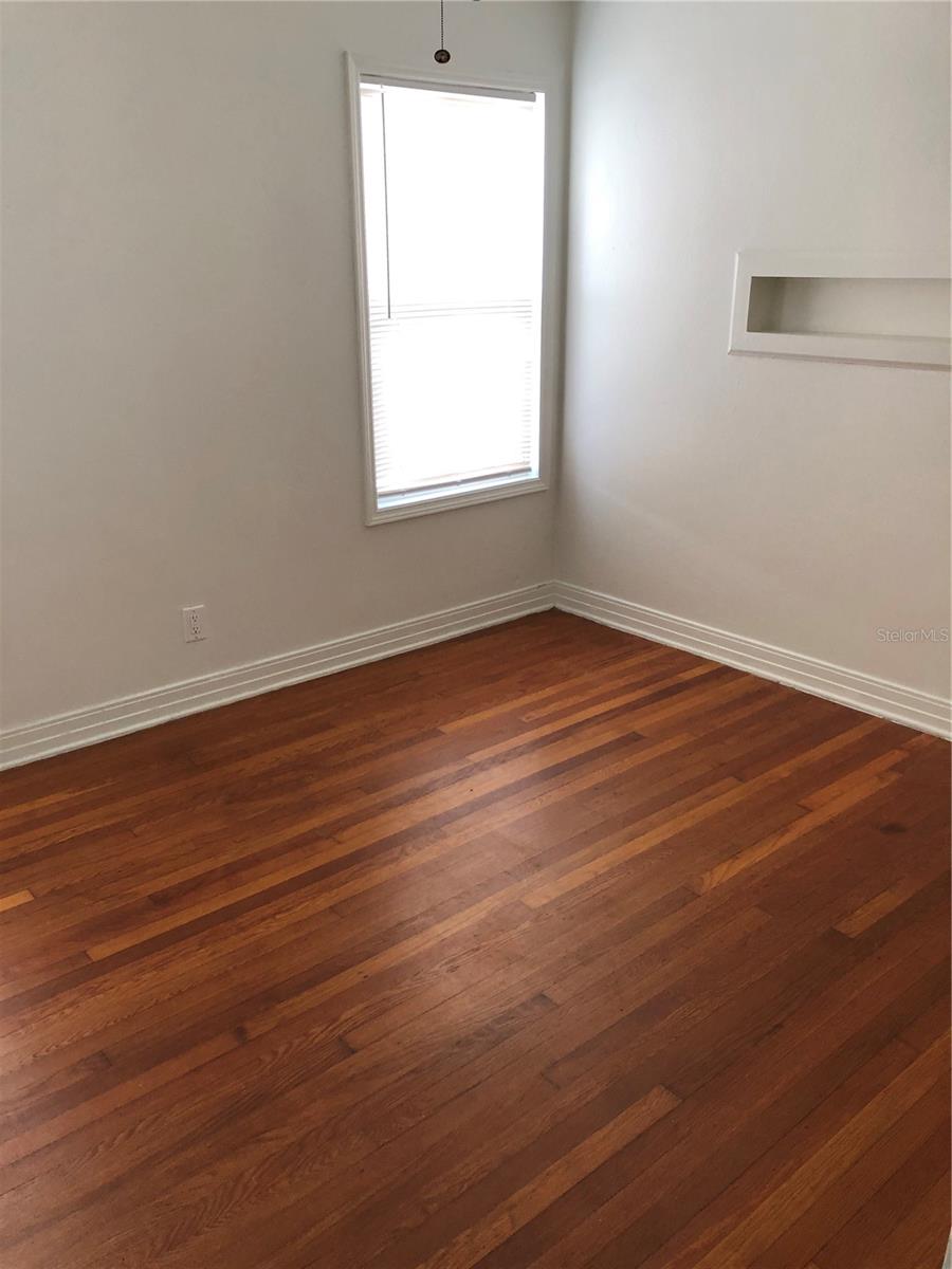 Image 15 of 18 For 3963 1st Avenue N