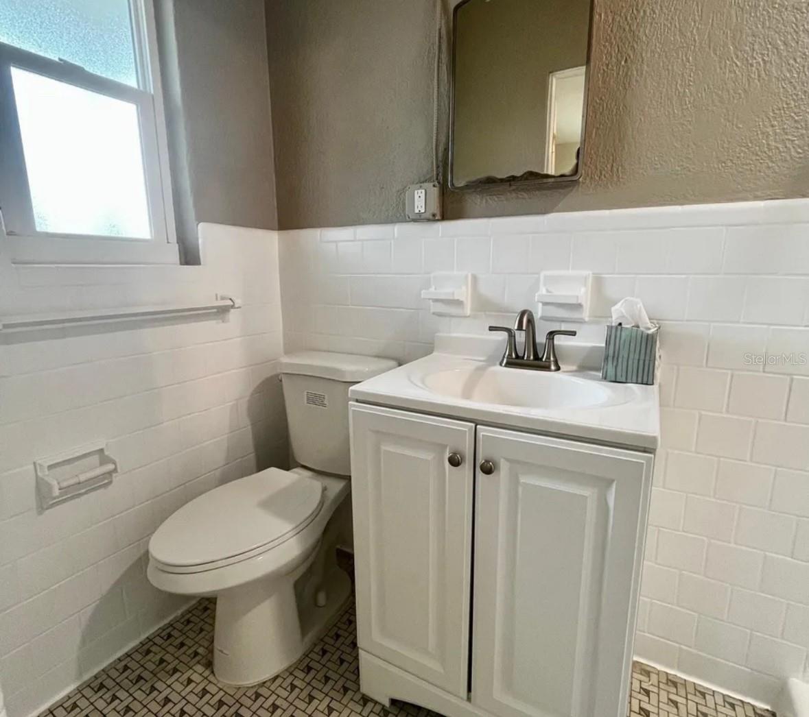 Image 7 of 7 For 707 Rosery Road Nw 3