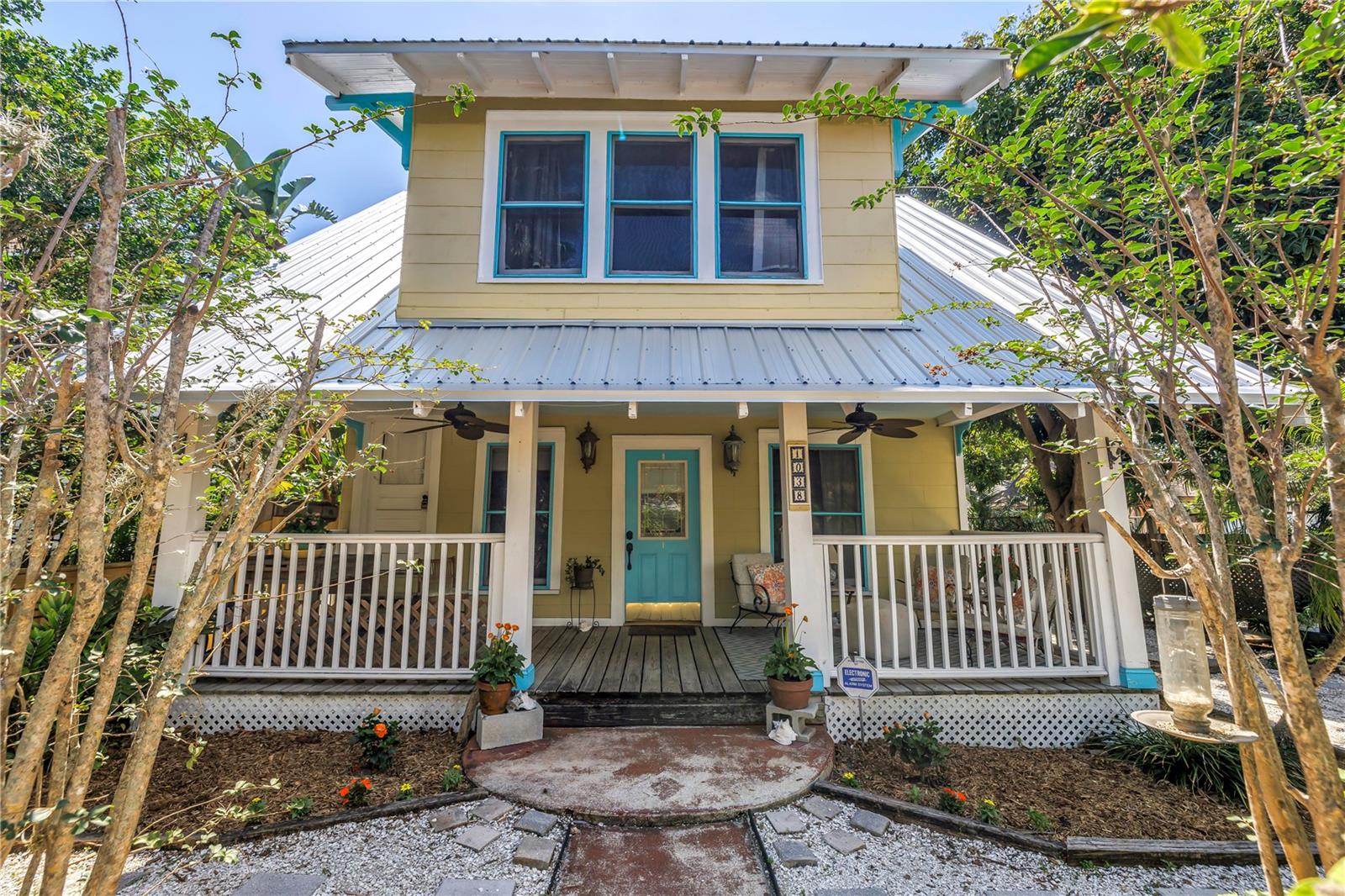Details for 1038 Crescent Lake Drive N, ST PETERSBURG, FL 33701
