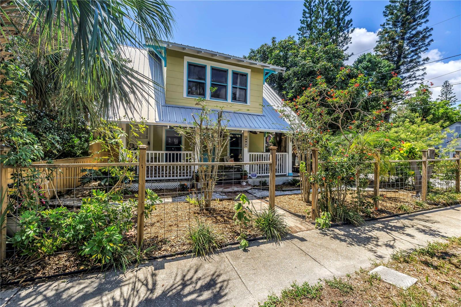 Image 2 of 40 For 1038 Crescent Lake Drive N