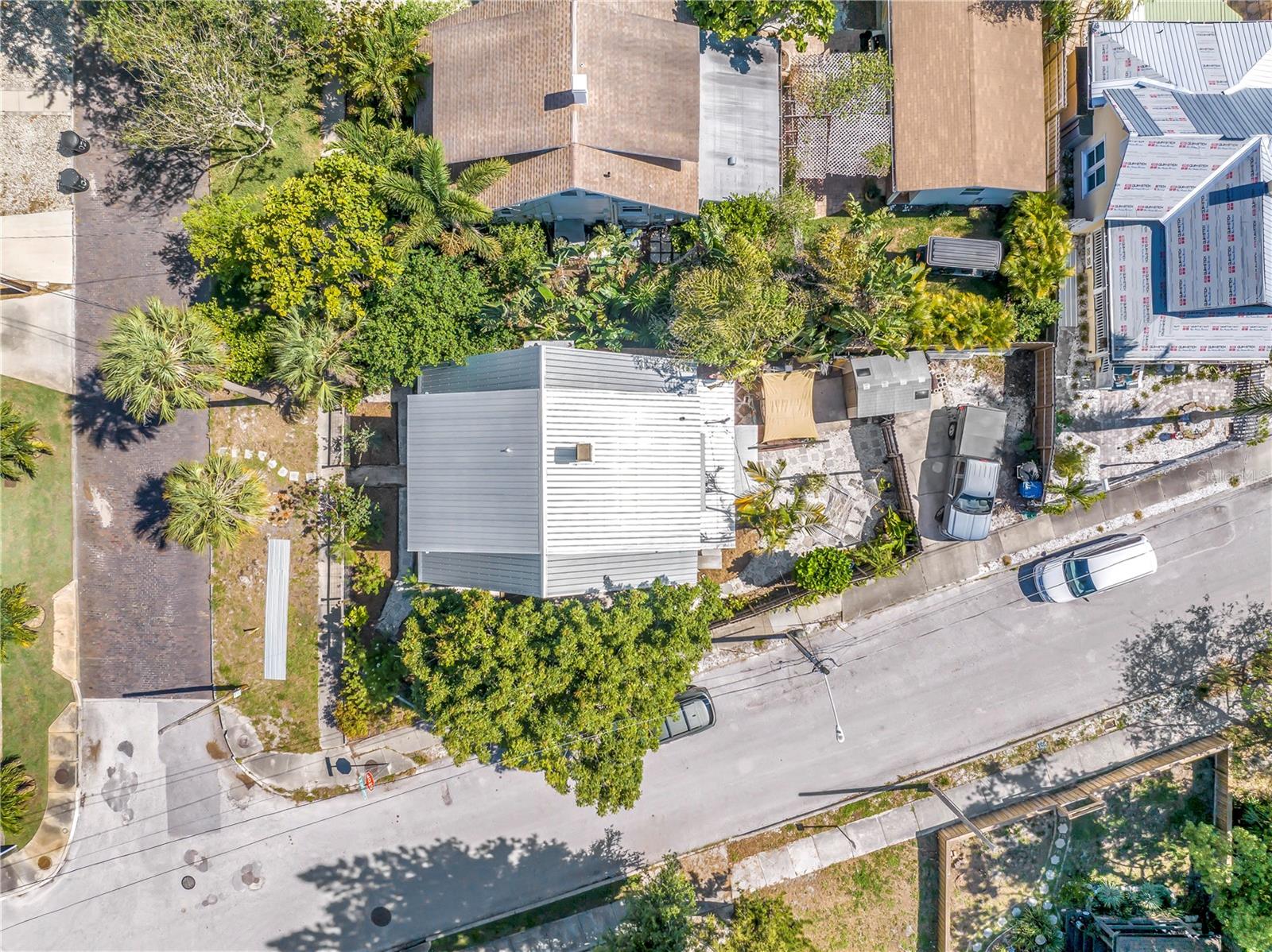 Image 37 of 40 For 1038 Crescent Lake Drive N