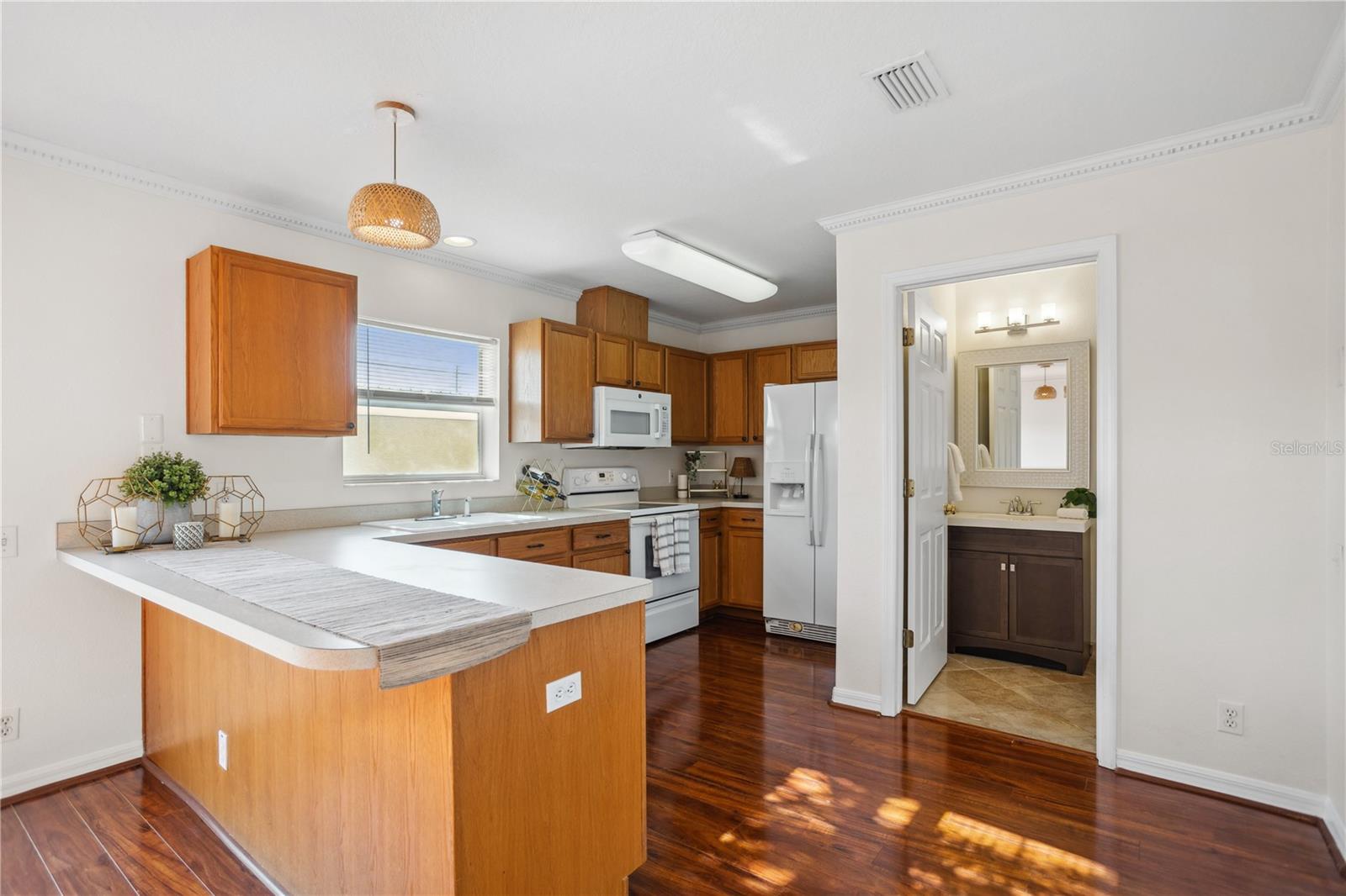 Image 11 of 37 For 13310 Thoroughbred Loop