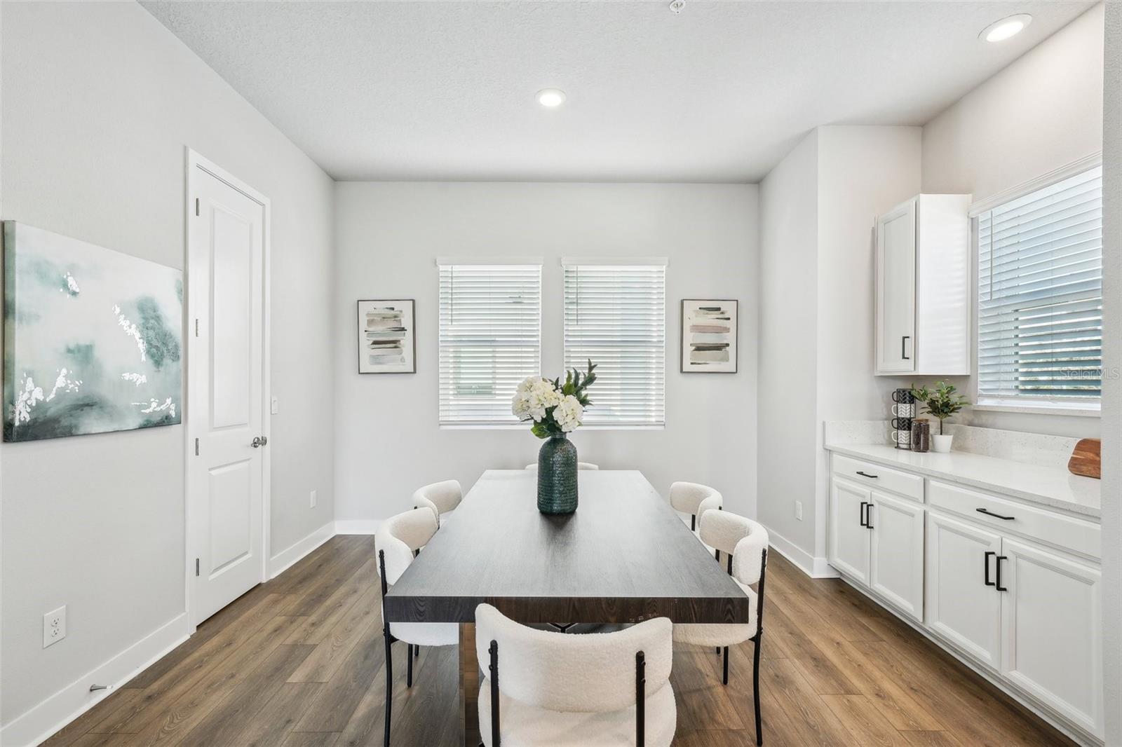 Listing photo id 10 for 2511 Grady Avenue 41