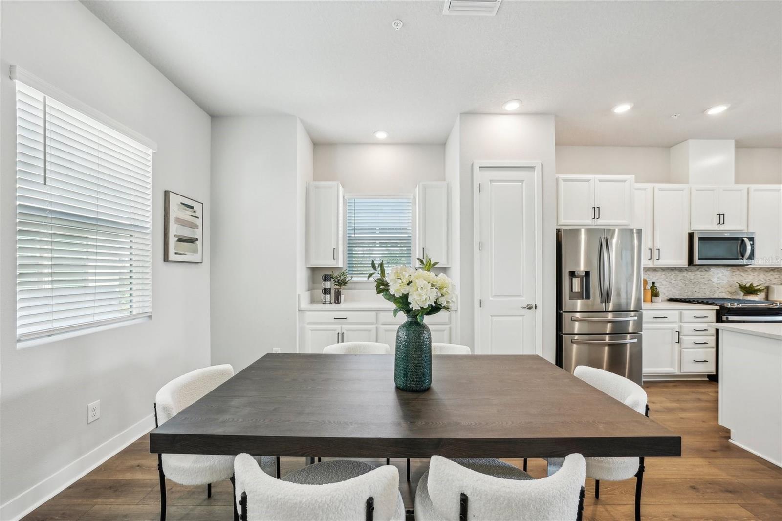 Listing photo id 13 for 2511 Grady Avenue 41
