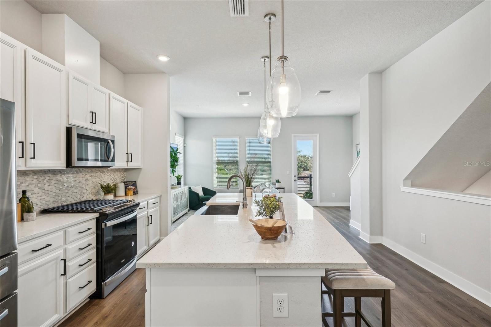 Listing photo id 15 for 2511 Grady Avenue 41