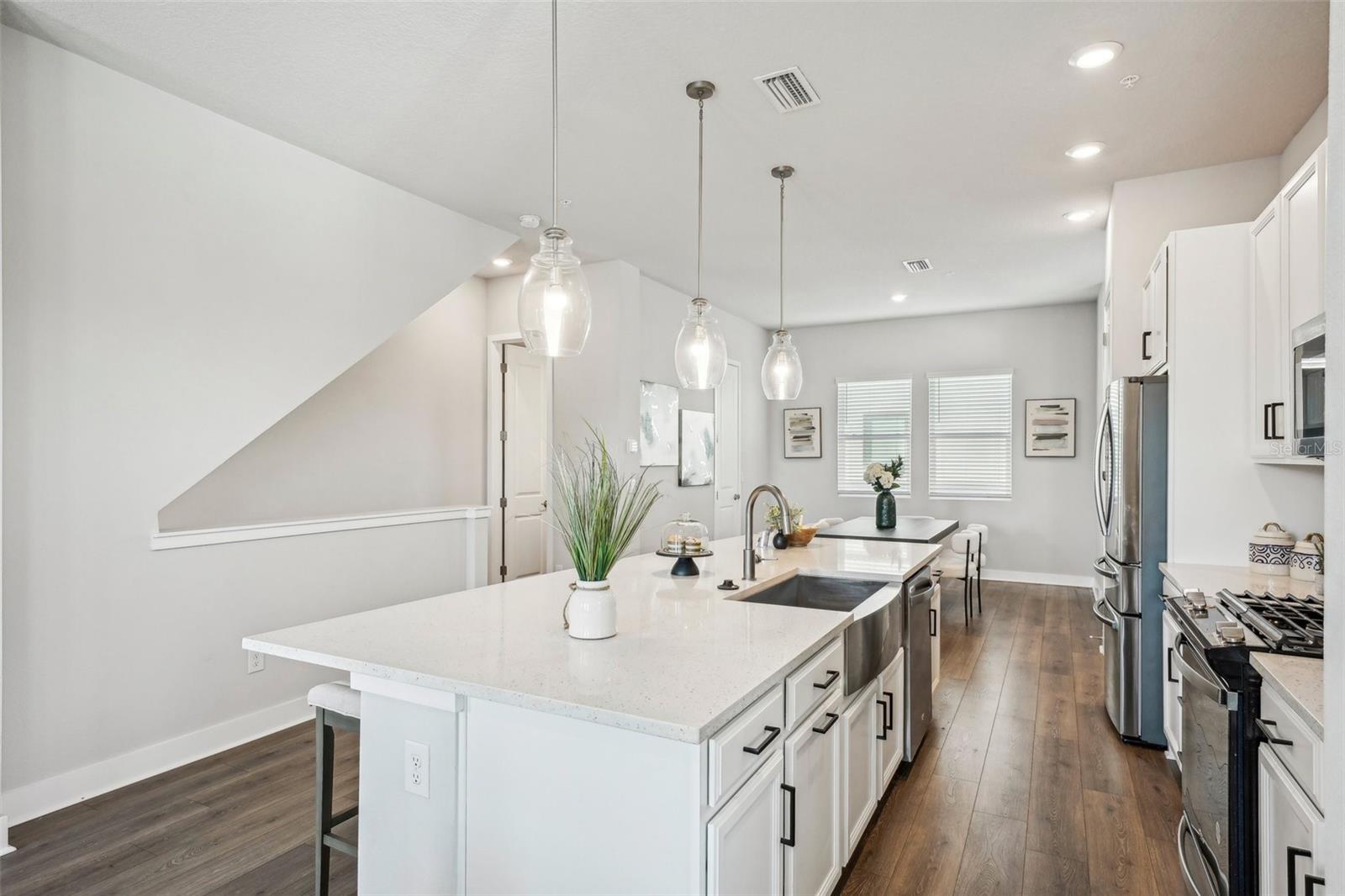 Listing photo id 17 for 2511 Grady Avenue 41