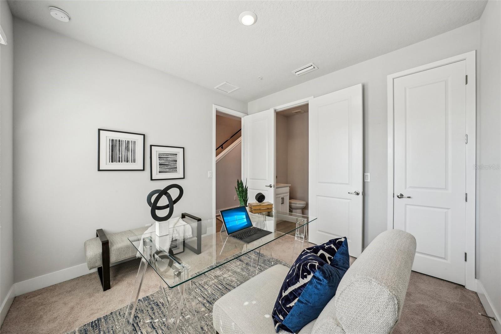 Listing photo id 26 for 2511 Grady Avenue 41