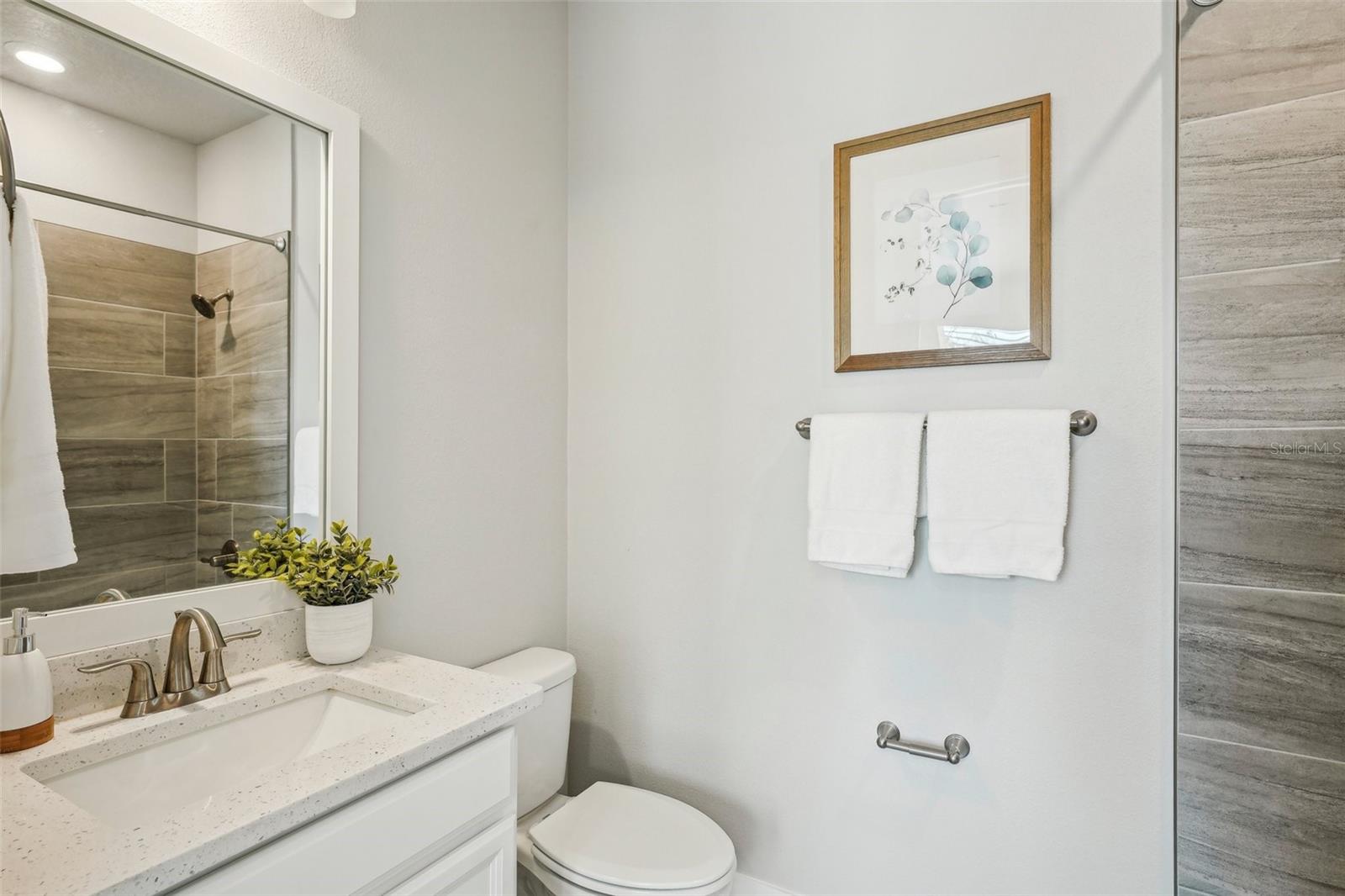 Listing photo id 31 for 2511 Grady Avenue 41