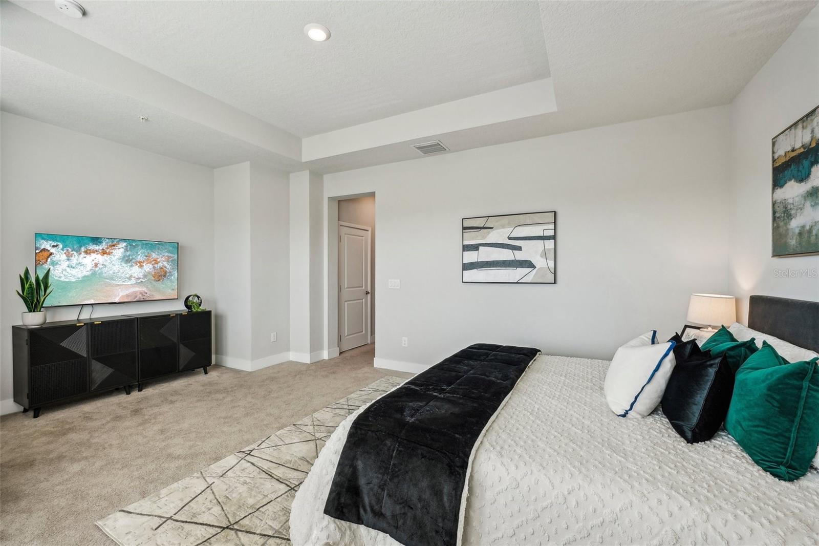 Listing photo id 41 for 2511 Grady Avenue 41