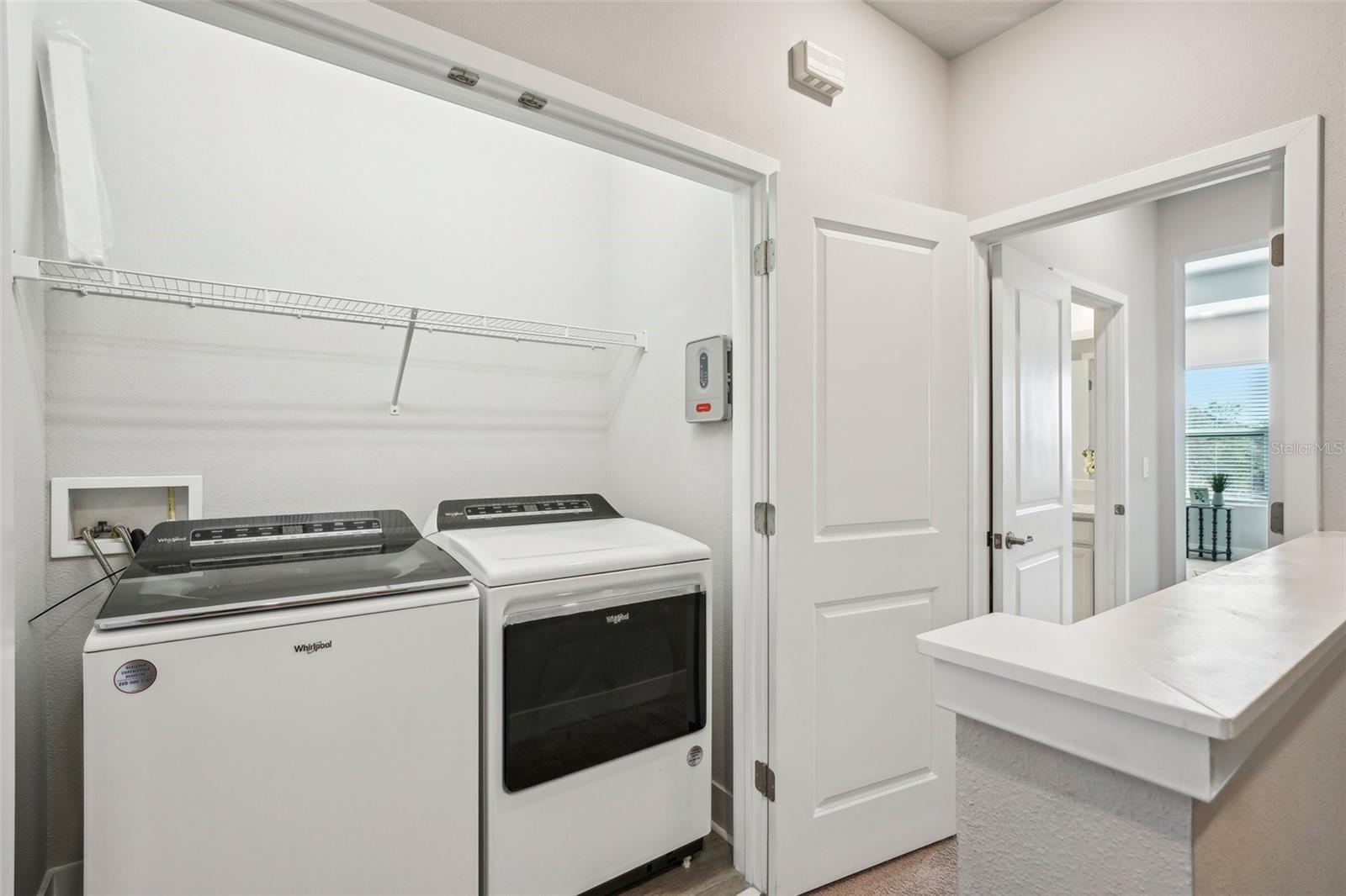 Listing photo id 51 for 2511 Grady Avenue 41