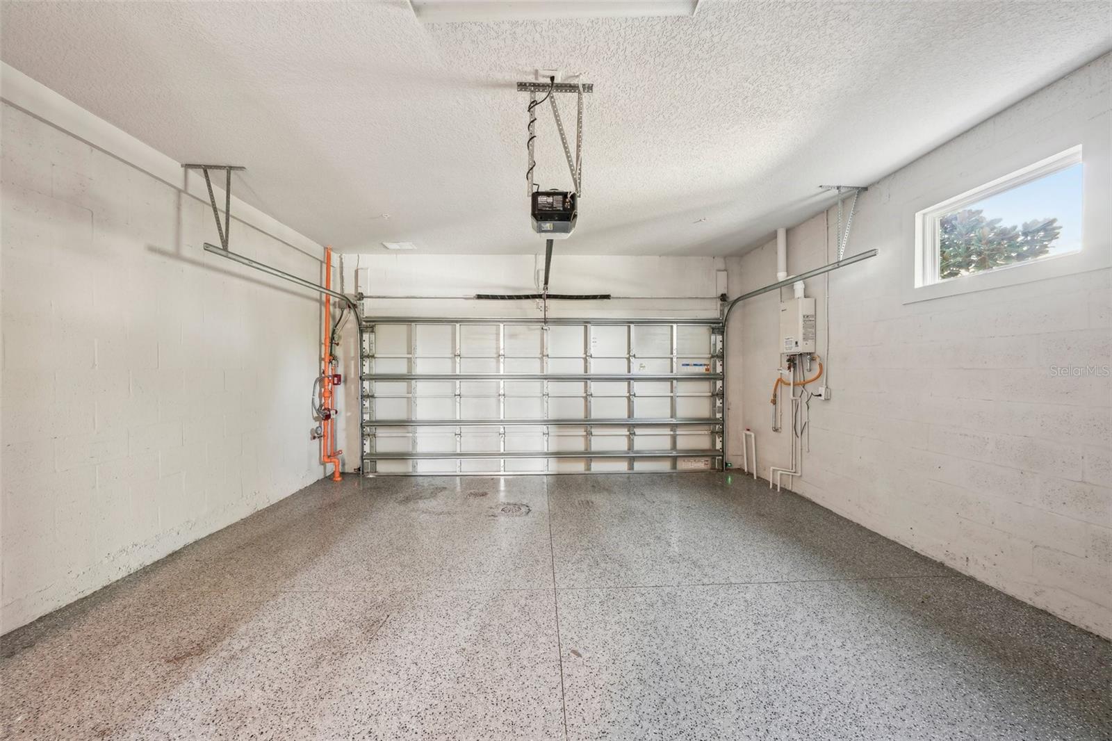 Listing photo id 52 for 2511 Grady Avenue 41