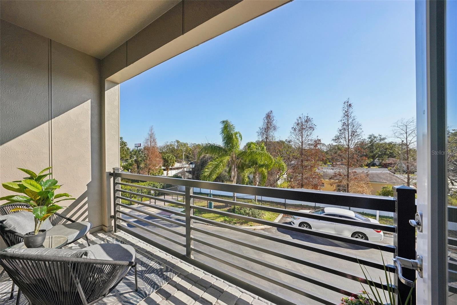Listing photo id 53 for 2511 Grady Avenue 41