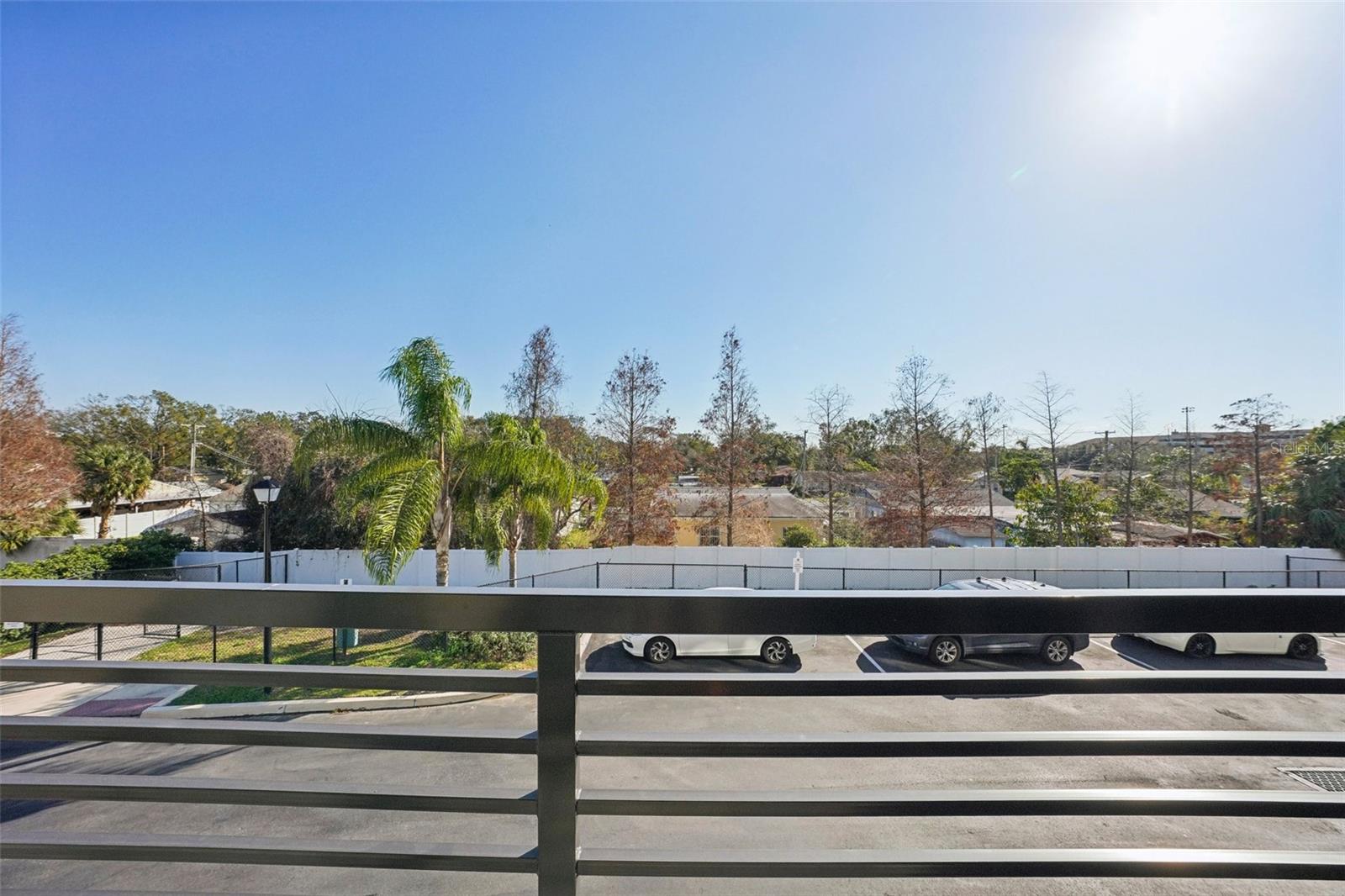Listing photo id 54 for 2511 Grady Avenue 41