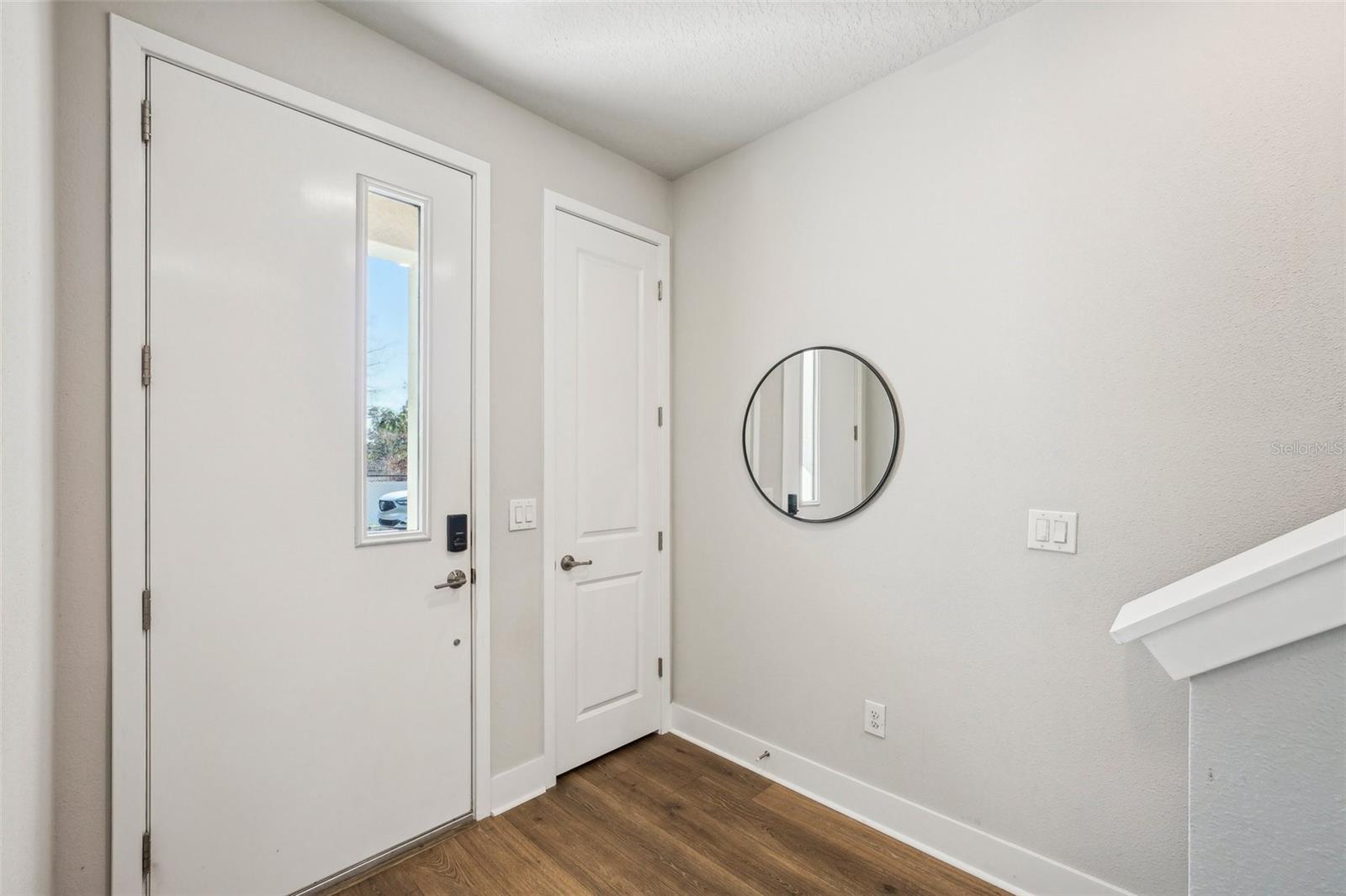 Listing photo id 4 for 2511 Grady Avenue 41