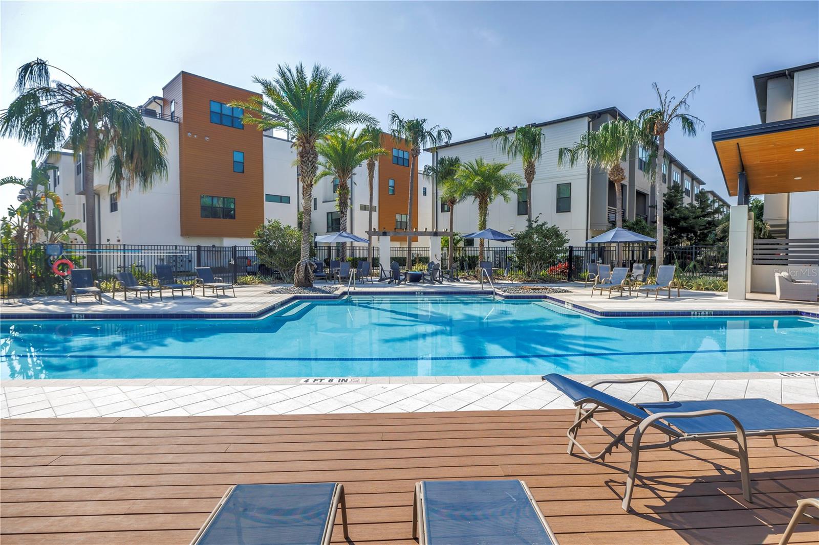 Listing photo id 64 for 2511 Grady Avenue 41