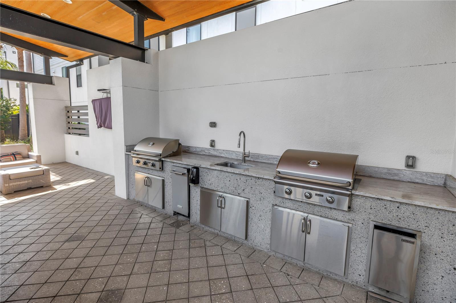 Listing photo id 68 for 2511 Grady Avenue 41