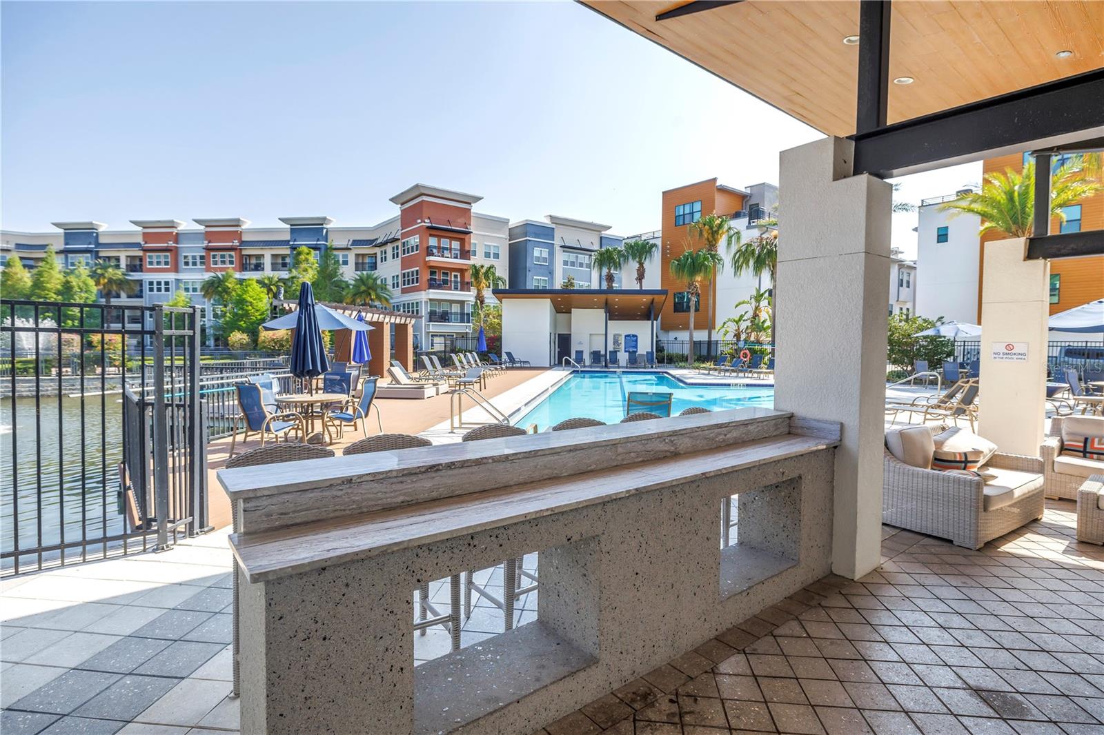Listing photo id 69 for 2511 Grady Avenue 41