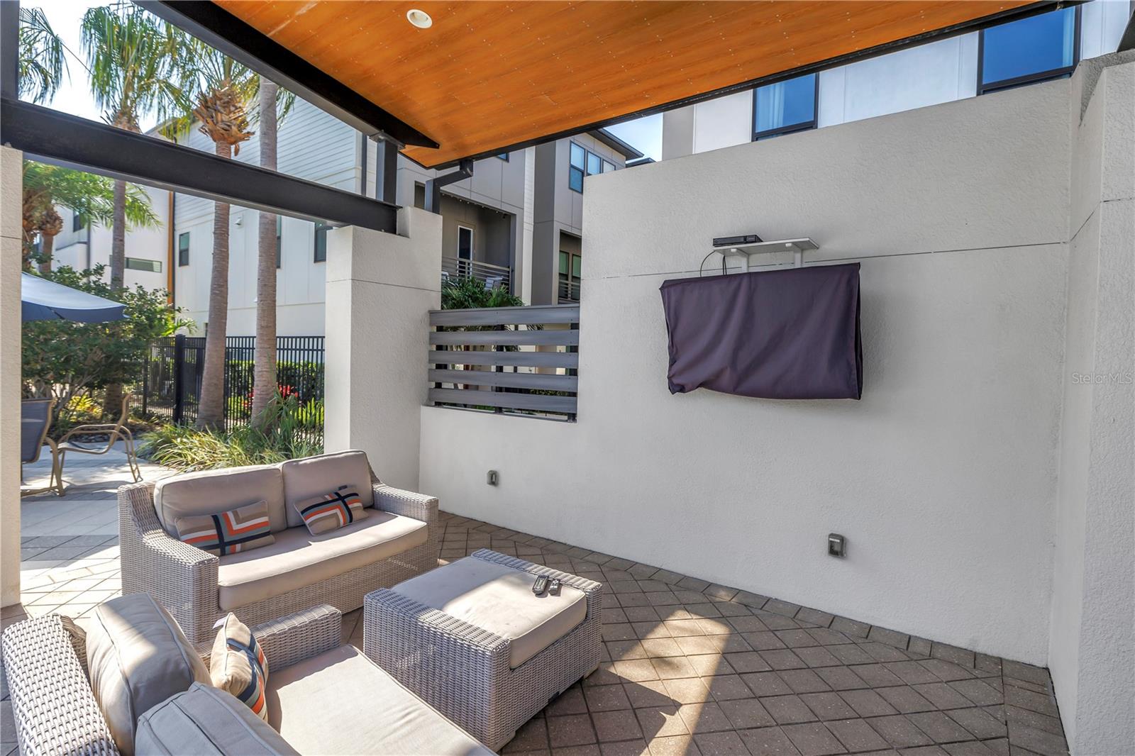 Listing photo id 70 for 2511 Grady Avenue 41