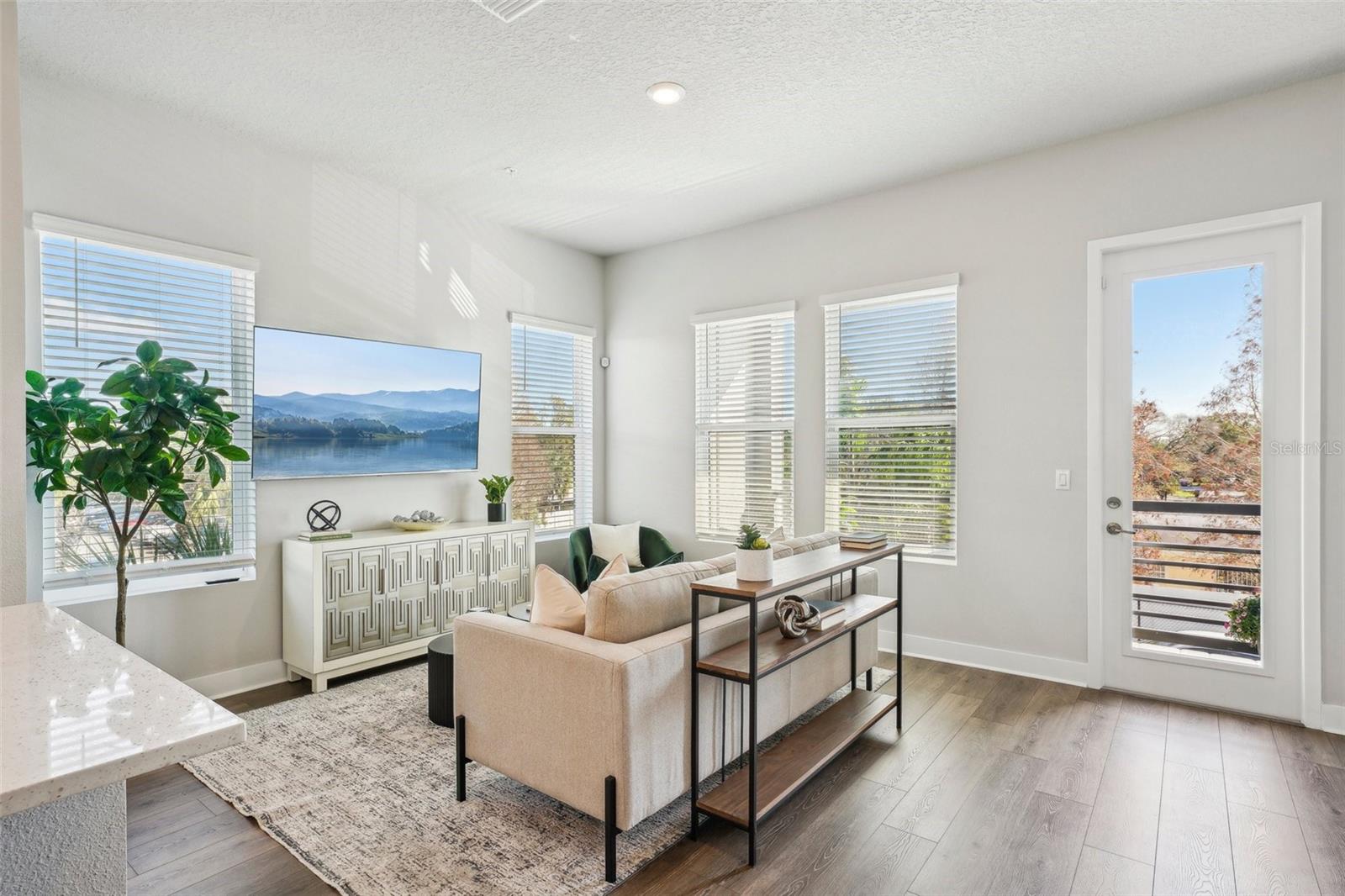 Listing photo id 7 for 2511 Grady Avenue 41