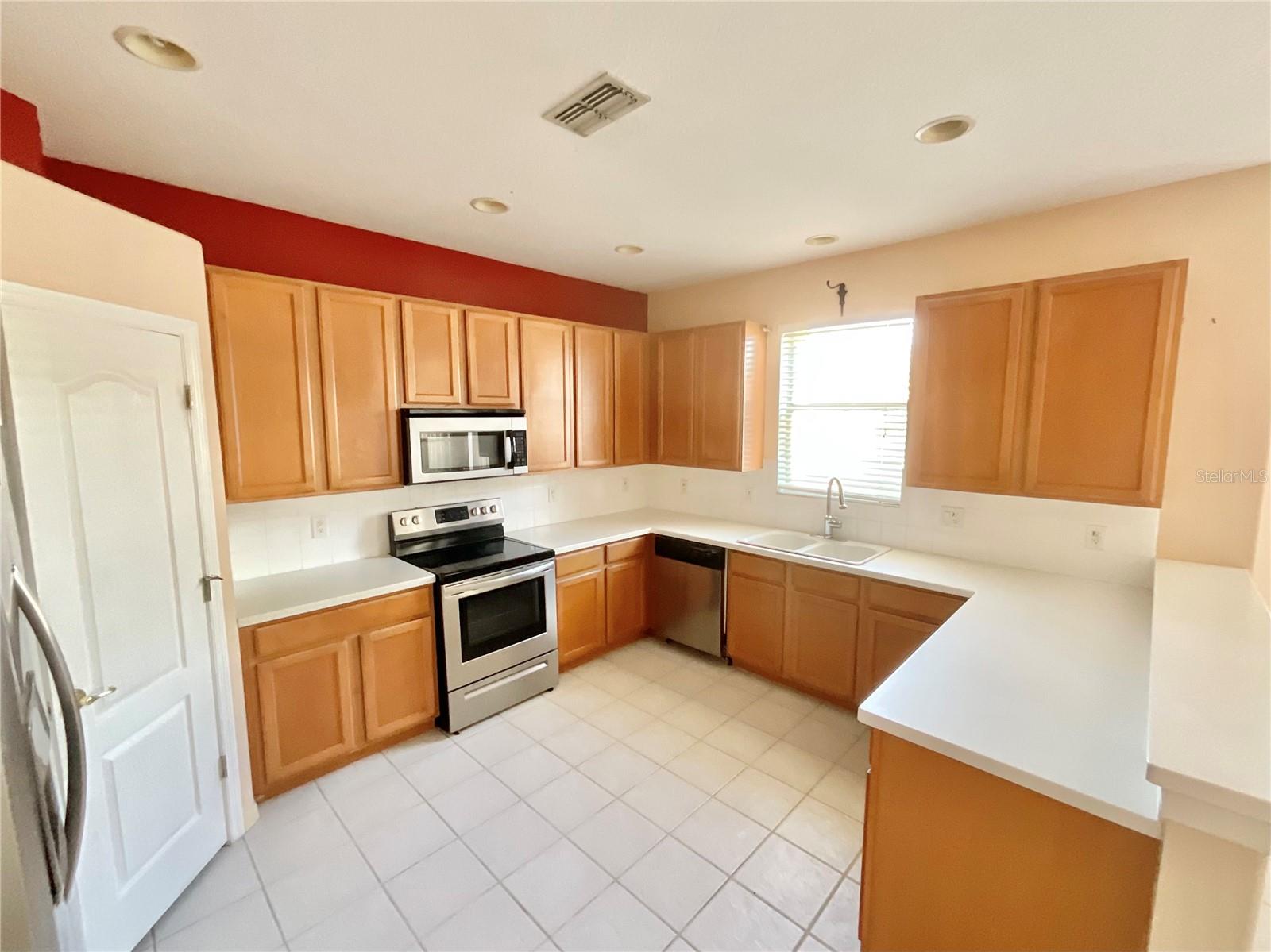 Image 3 of 28 For 1604 Swamp Rose Lane