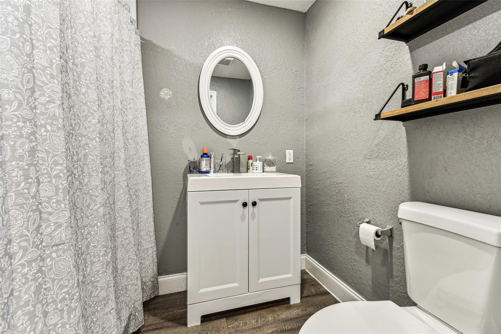 Listing photo id 9 for 4465 56th Avenue N