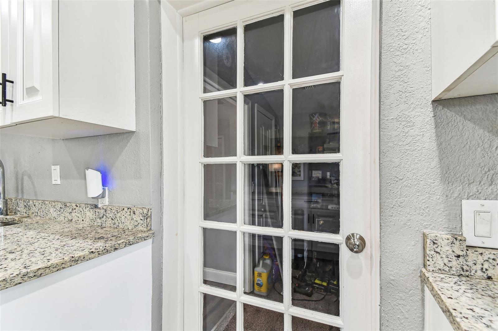 Listing photo id 11 for 4465 56th Avenue N