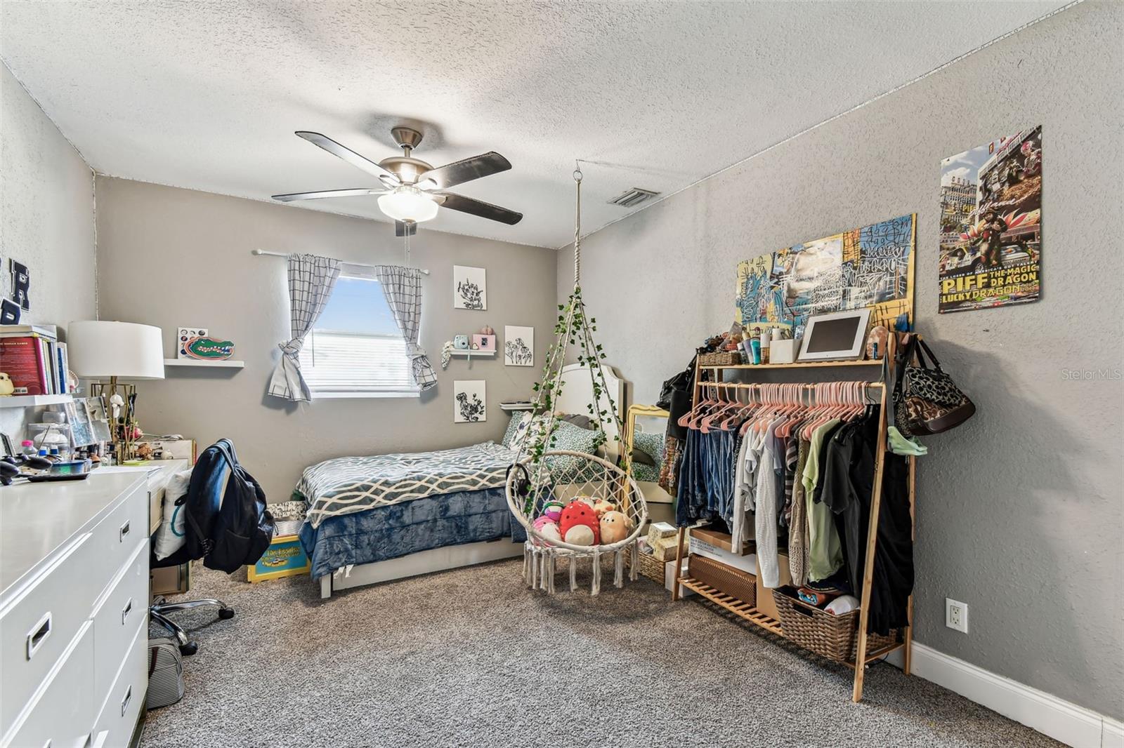 Listing photo id 14 for 4465 56th Avenue N