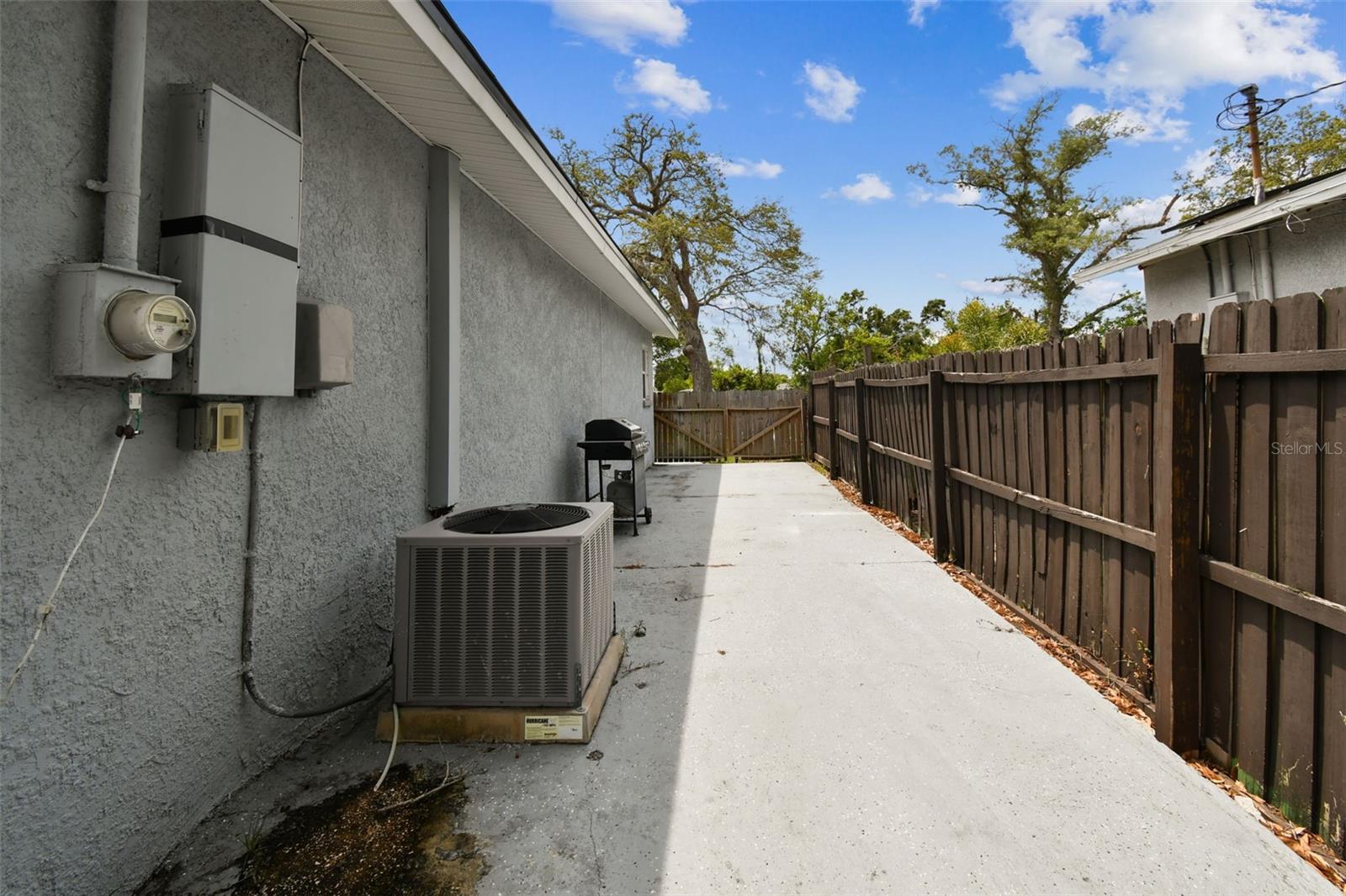 Listing photo id 18 for 4465 56th Avenue N