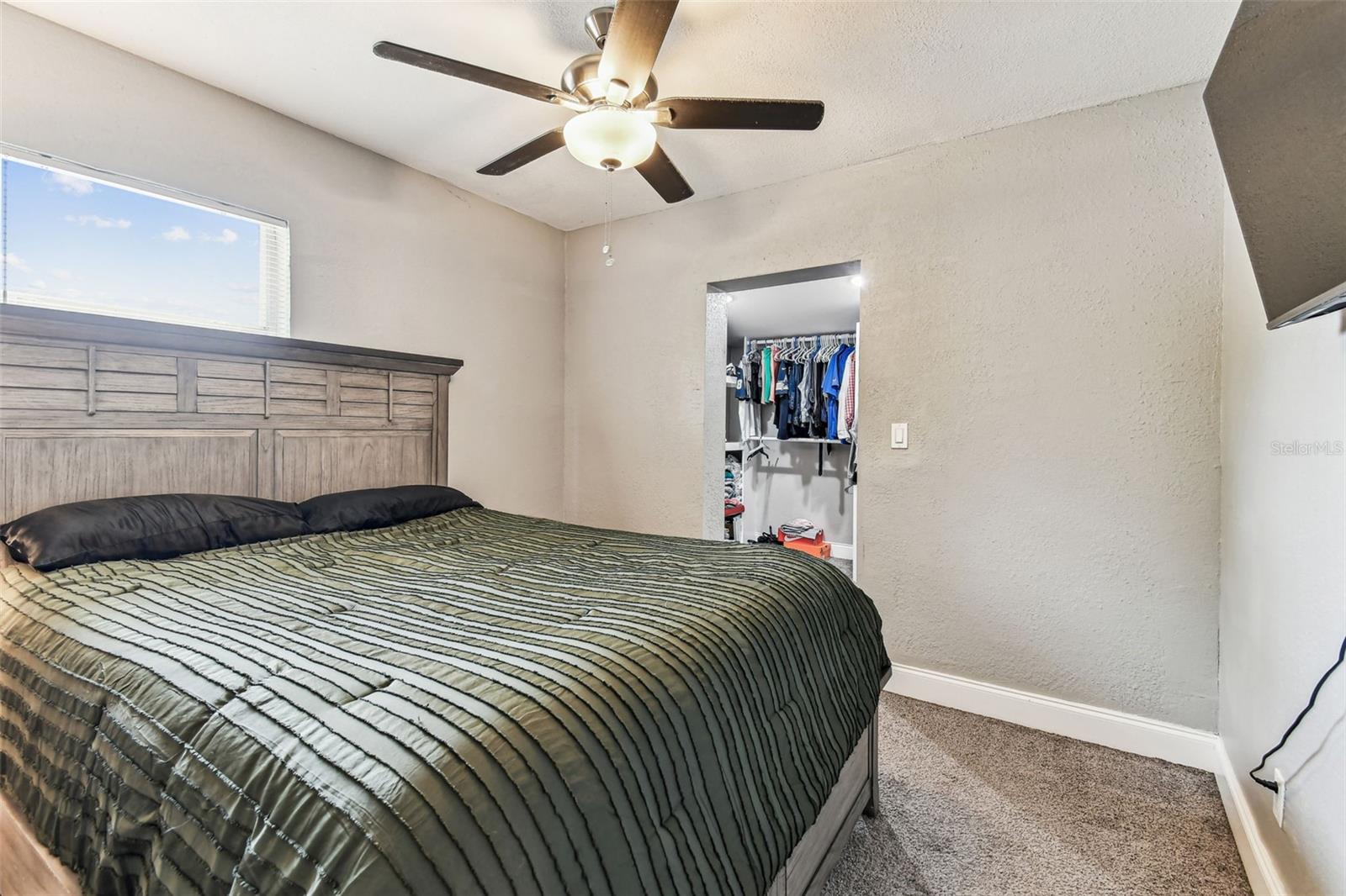 Listing photo id 6 for 4465 56th Avenue N