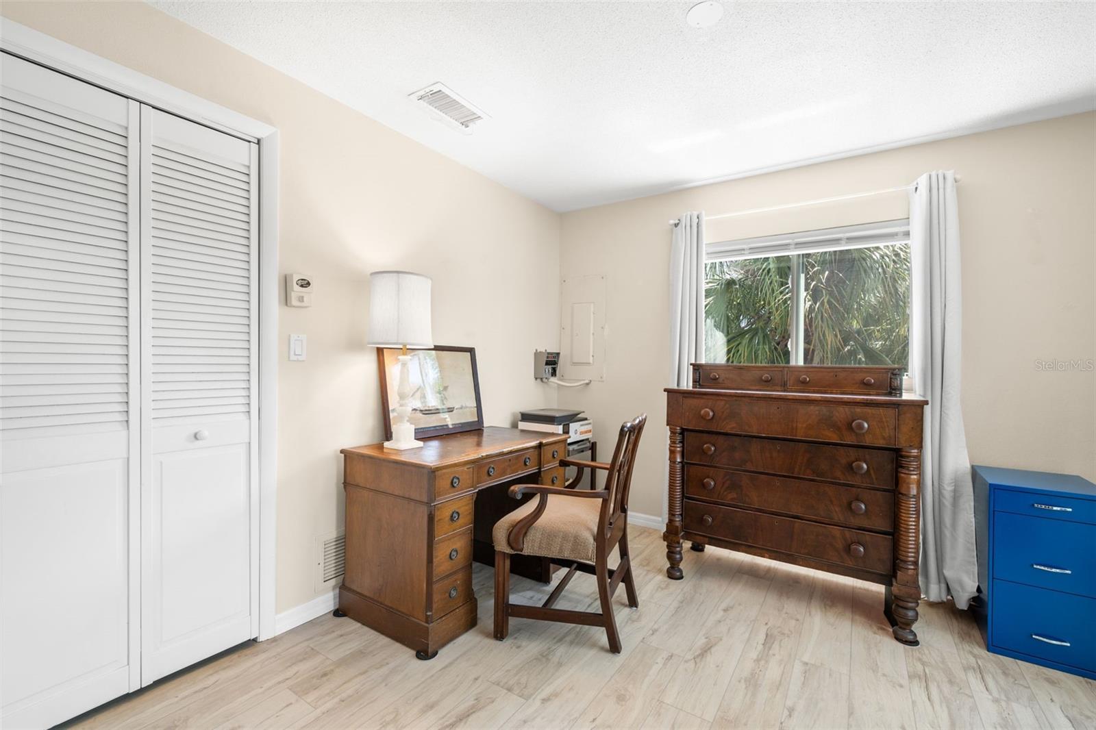 Listing photo id 24 for 261 Kentucky Avenue