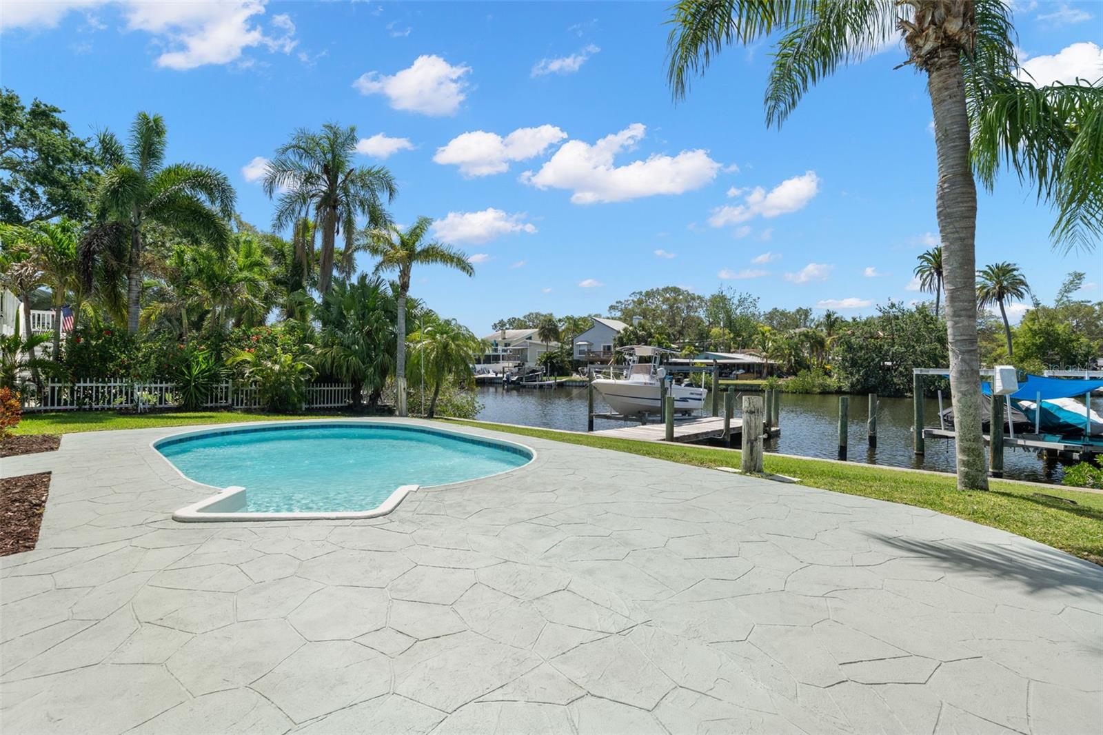 Listing photo id 34 for 261 Kentucky Avenue