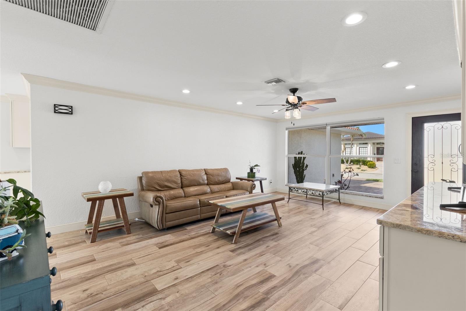 Image 6 of 34 For 4425 13th Way Ne