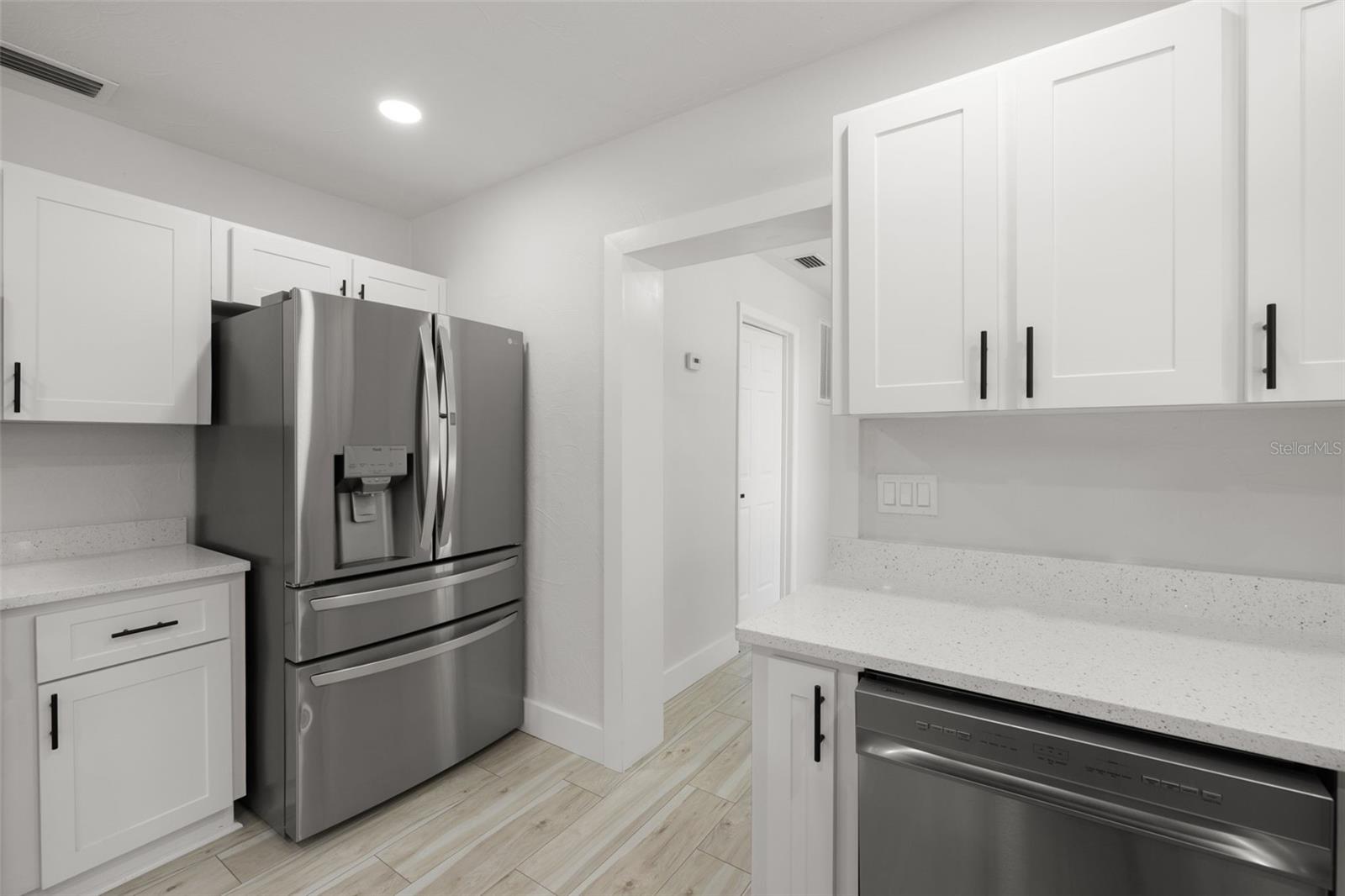 Image 10 of 25 For 2157 20th Avenue Sw