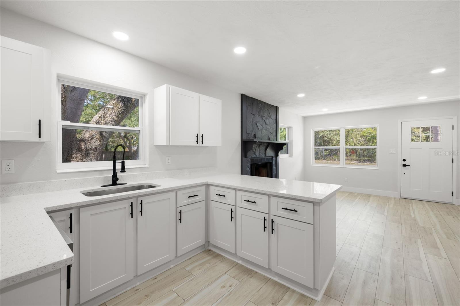 Image 11 of 25 For 2157 20th Avenue Sw