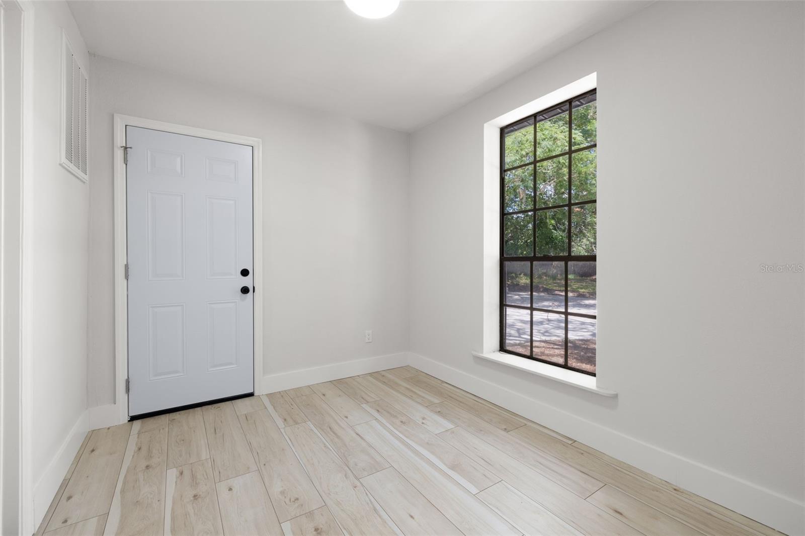 Image 19 of 25 For 2157 20th Avenue Sw