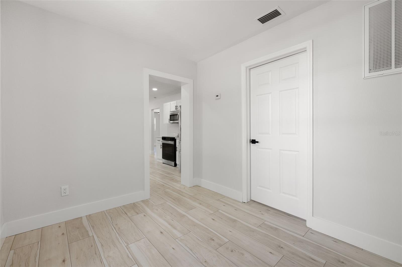 Image 20 of 25 For 2157 20th Avenue Sw