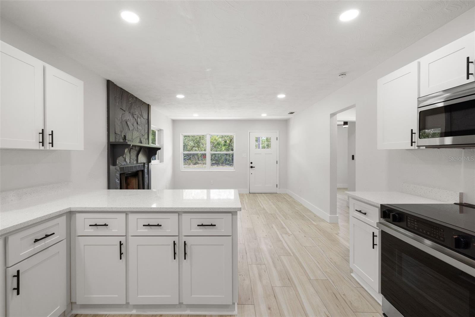 Image 4 of 25 For 2157 20th Avenue Sw