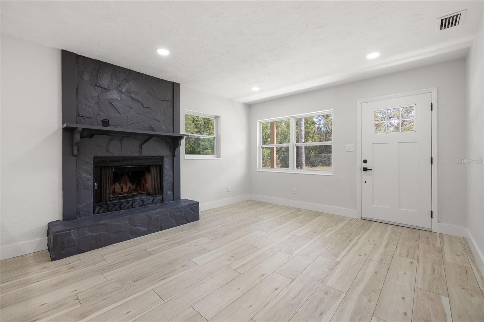 Image 5 of 25 For 2157 20th Avenue Sw