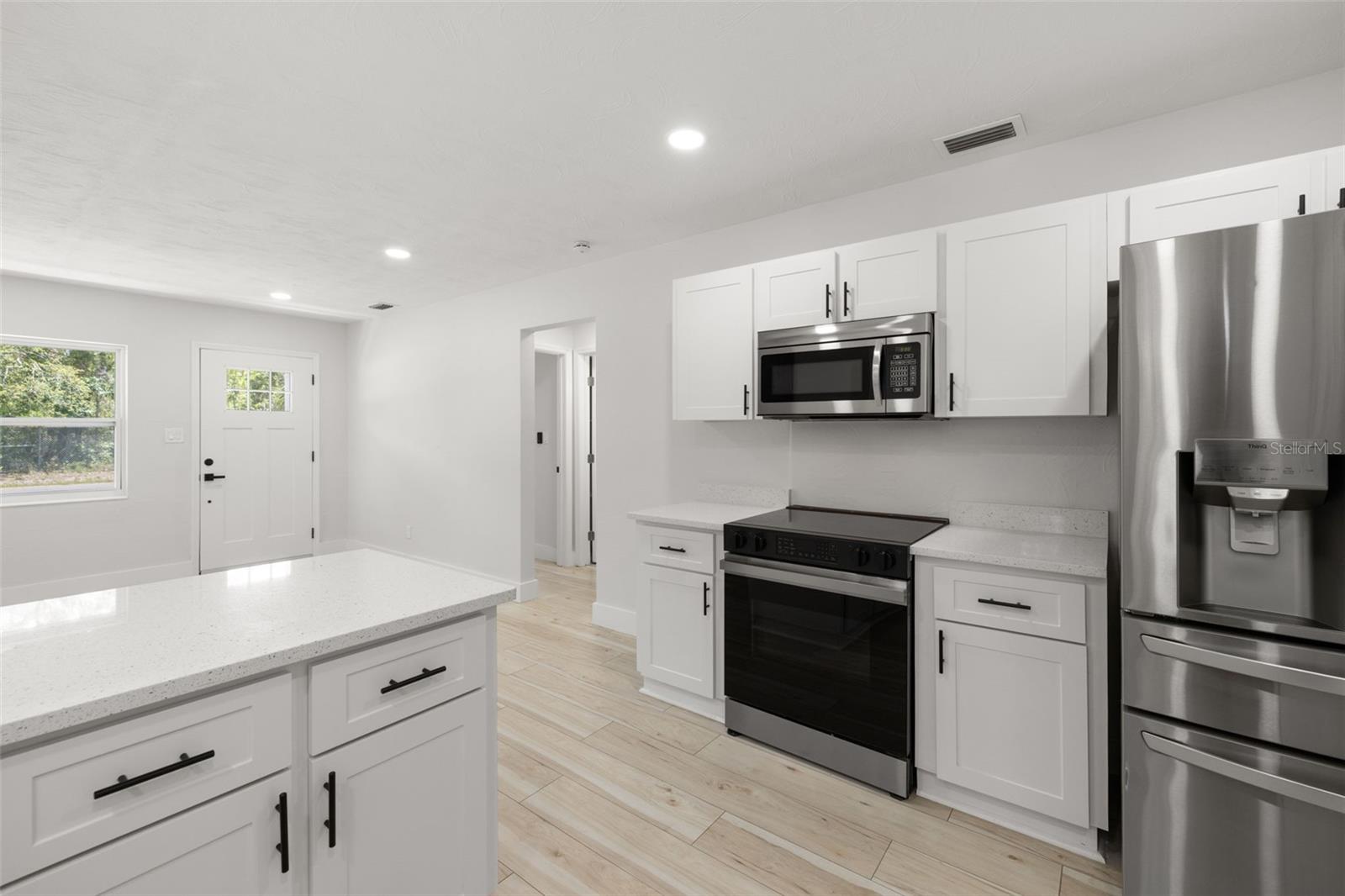 Image 6 of 25 For 2157 20th Avenue Sw