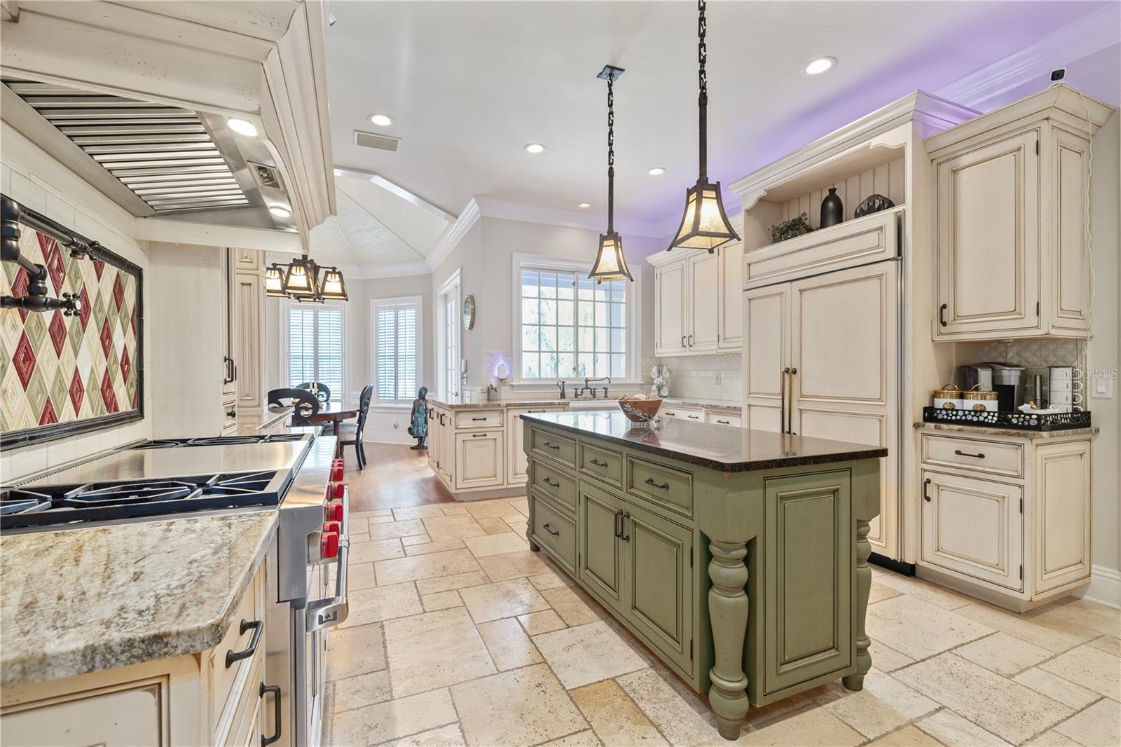 Image 18 of 73 For 6310 Maclaurin Drive