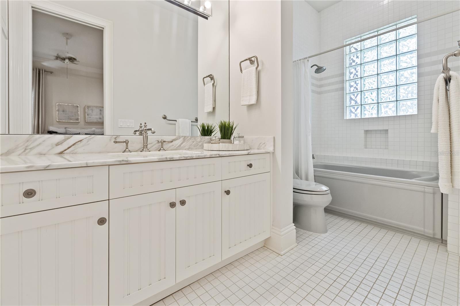 Image 42 of 73 For 6310 Maclaurin Drive