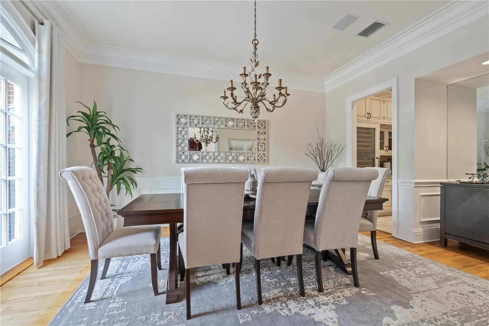 Image 9 of 73 For 6310 Maclaurin Drive