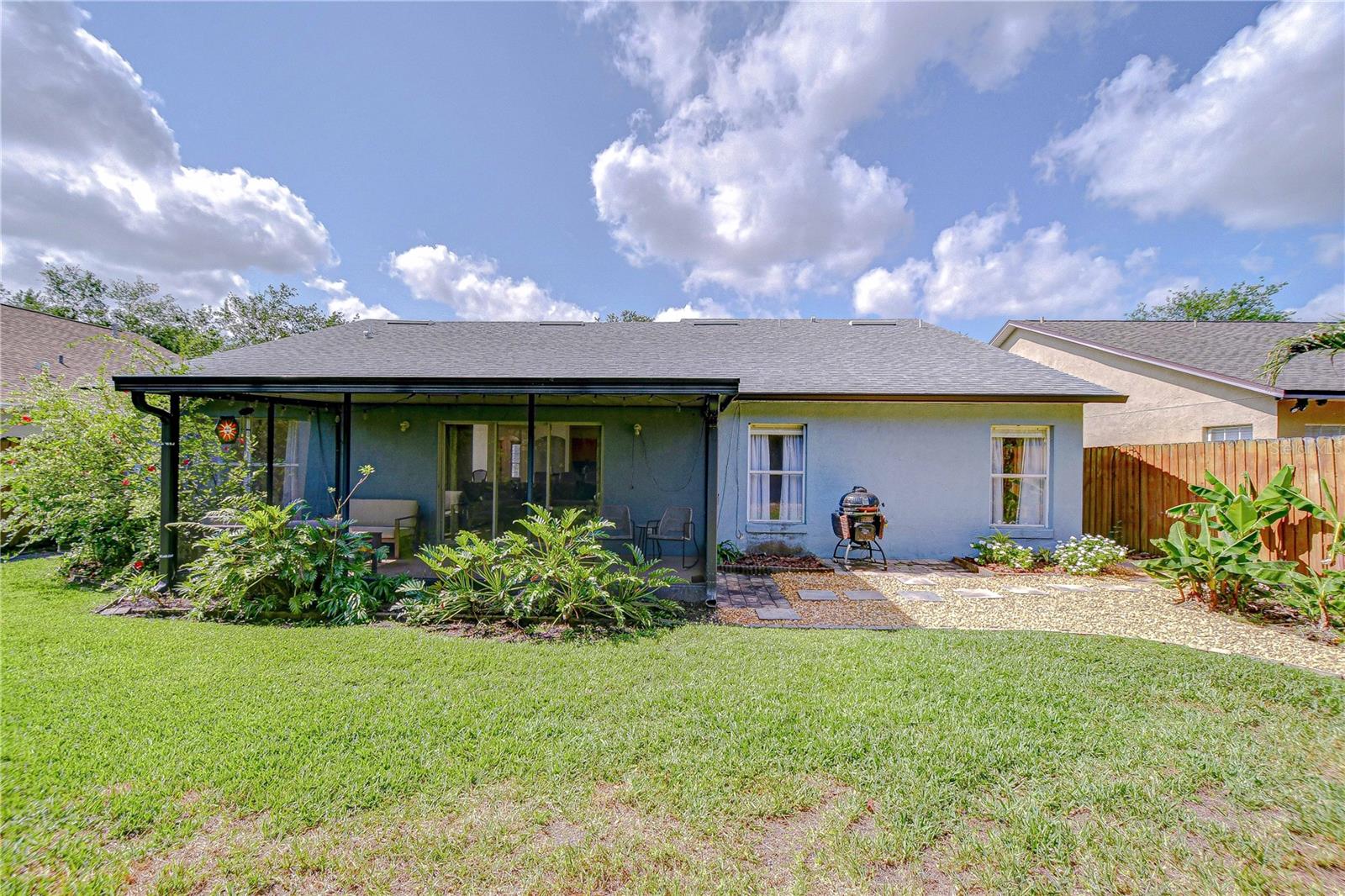 Image 3 of 38 For 7107 Colonial Lake Dr